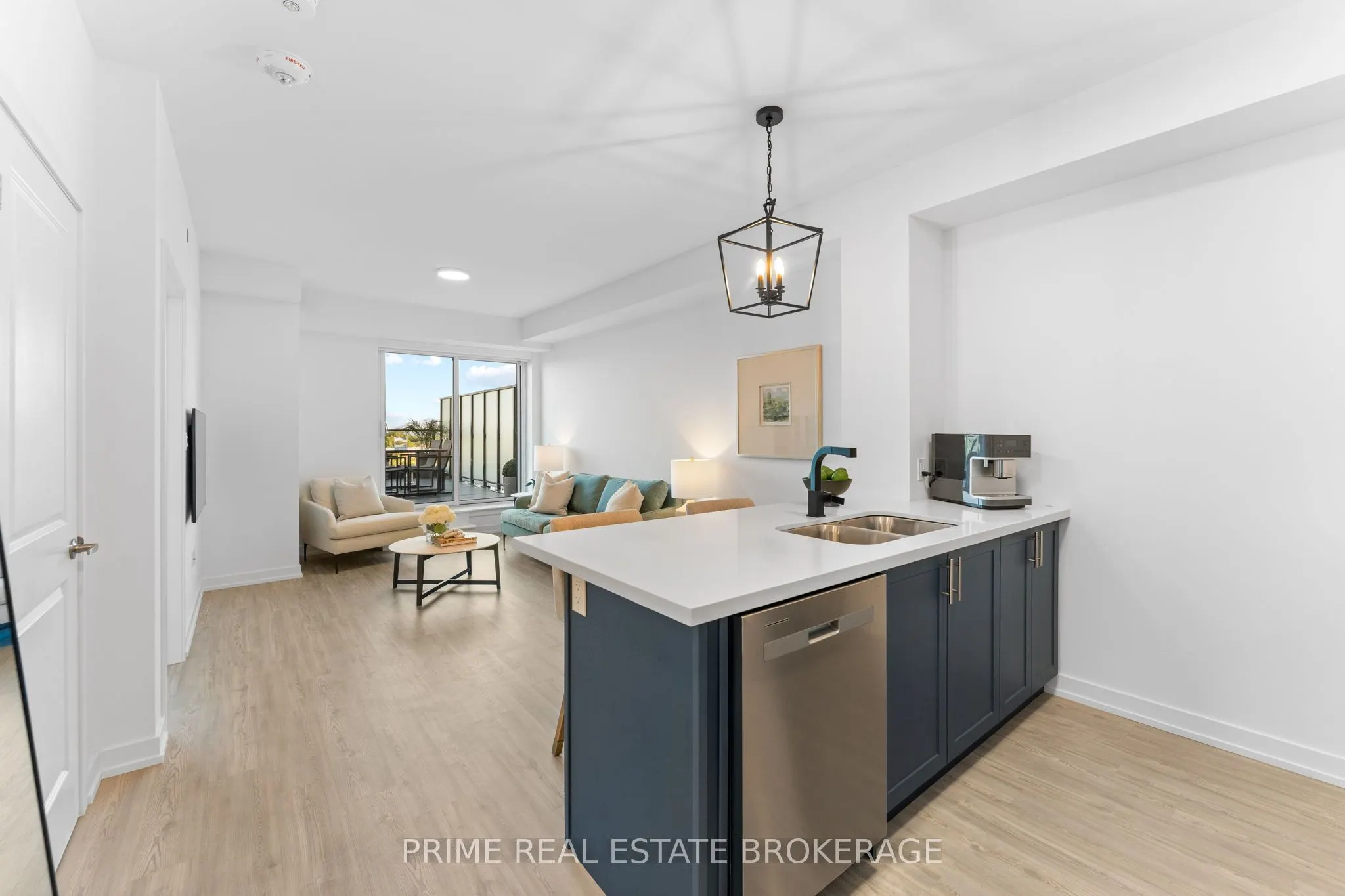 460 Dundas Street E, #711