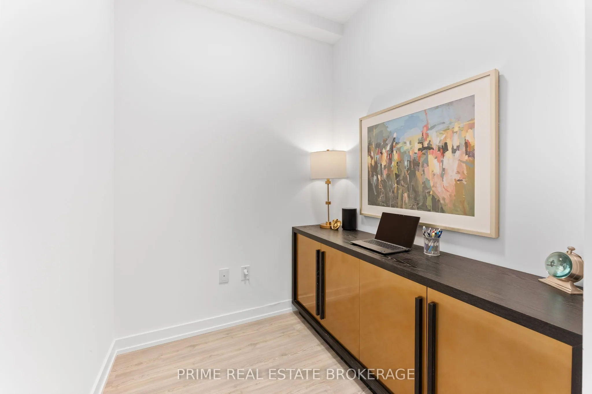 460 Dundas Street E, #711
