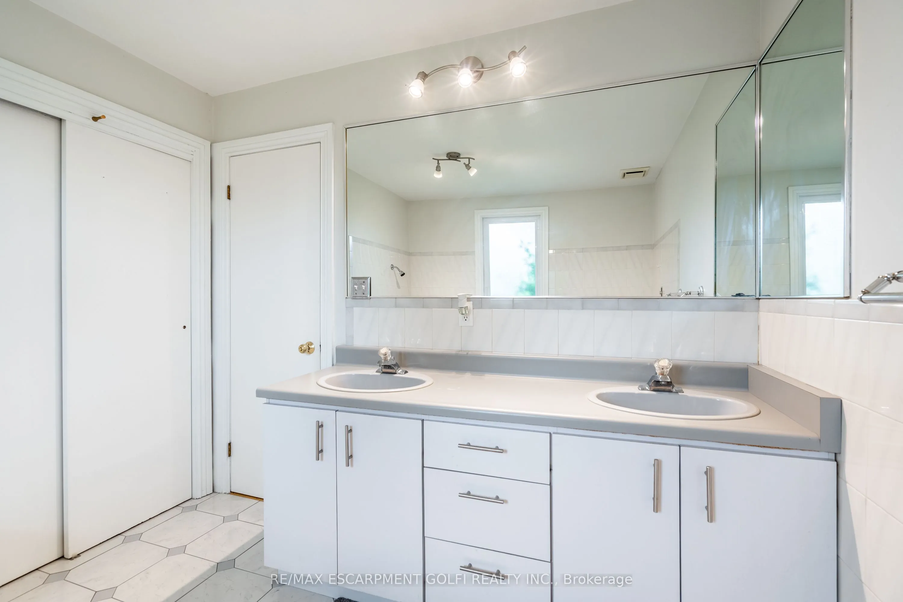 864 Caistorville Road