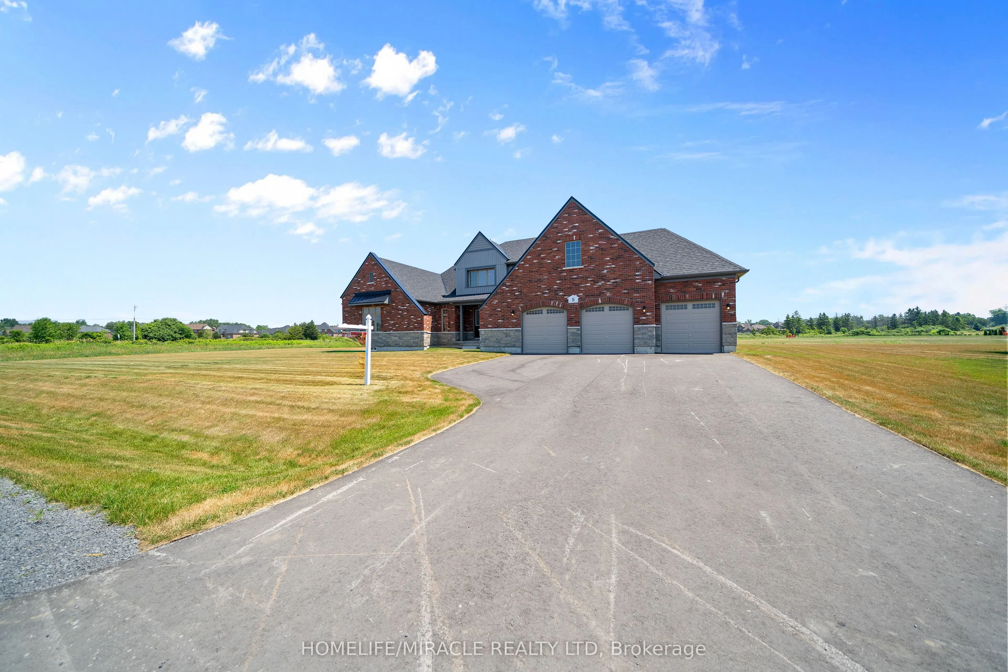 5 Skyvue Crescent