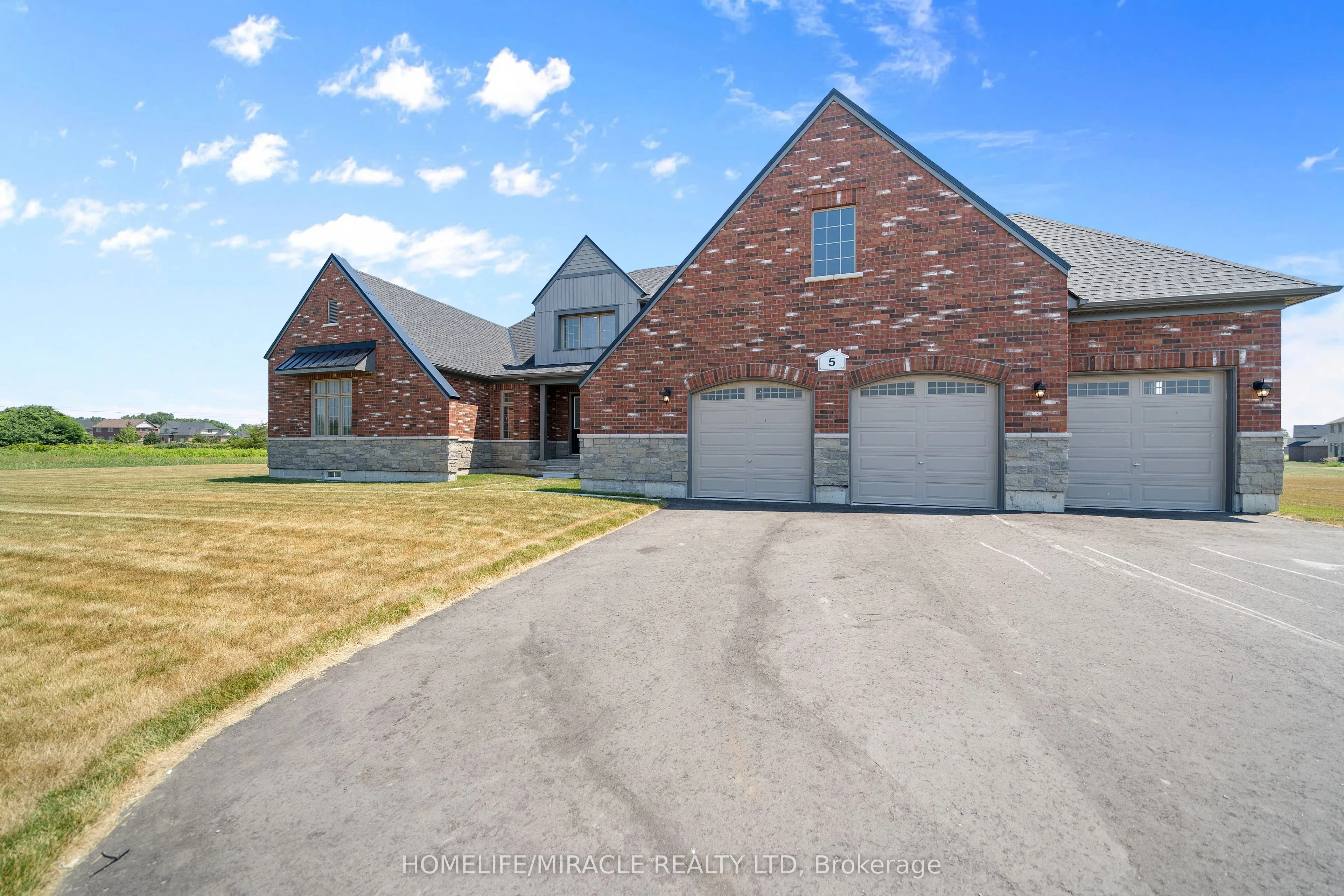 5 Skyvue Crescent