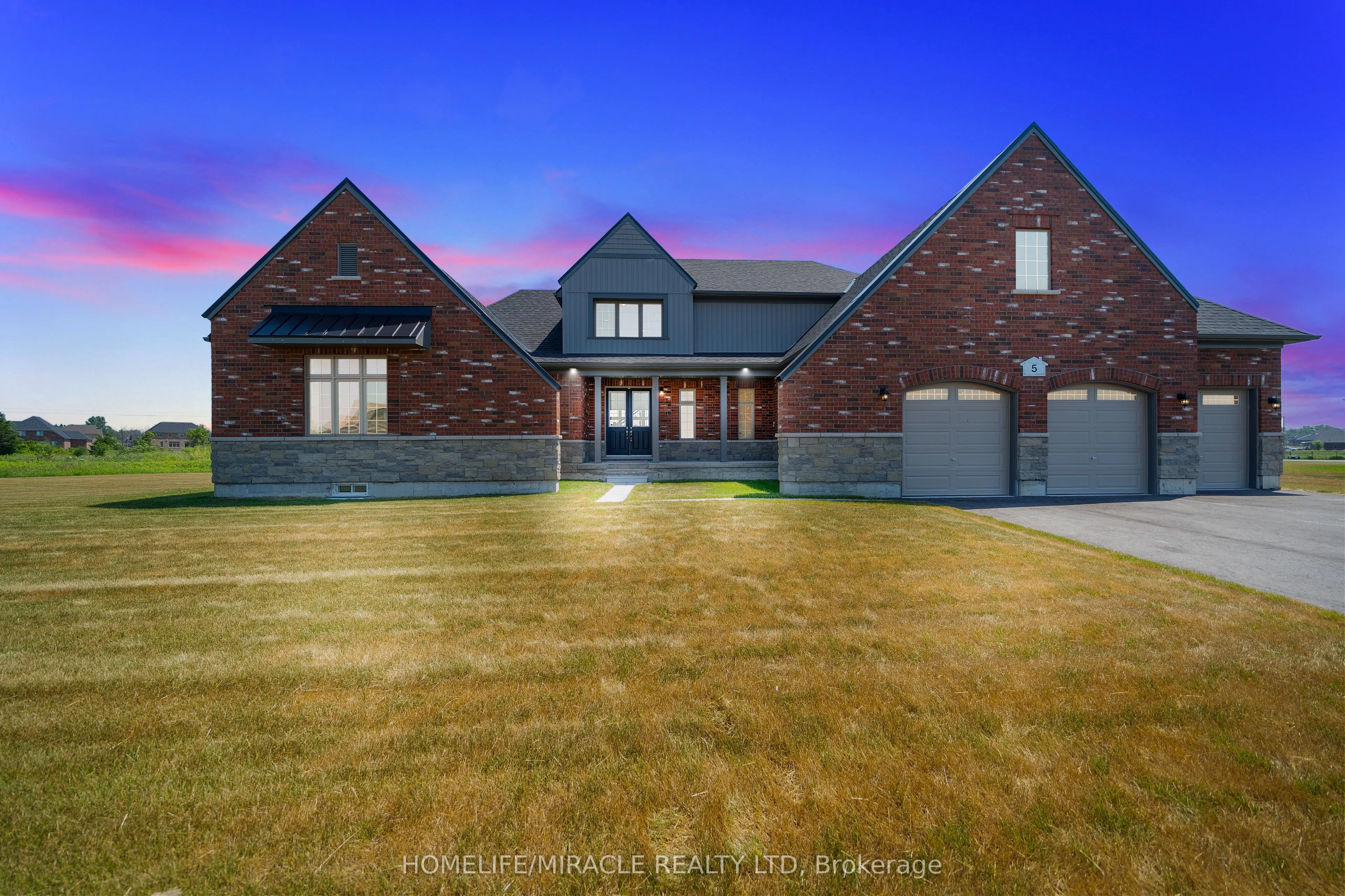 5 Skyvue Crescent