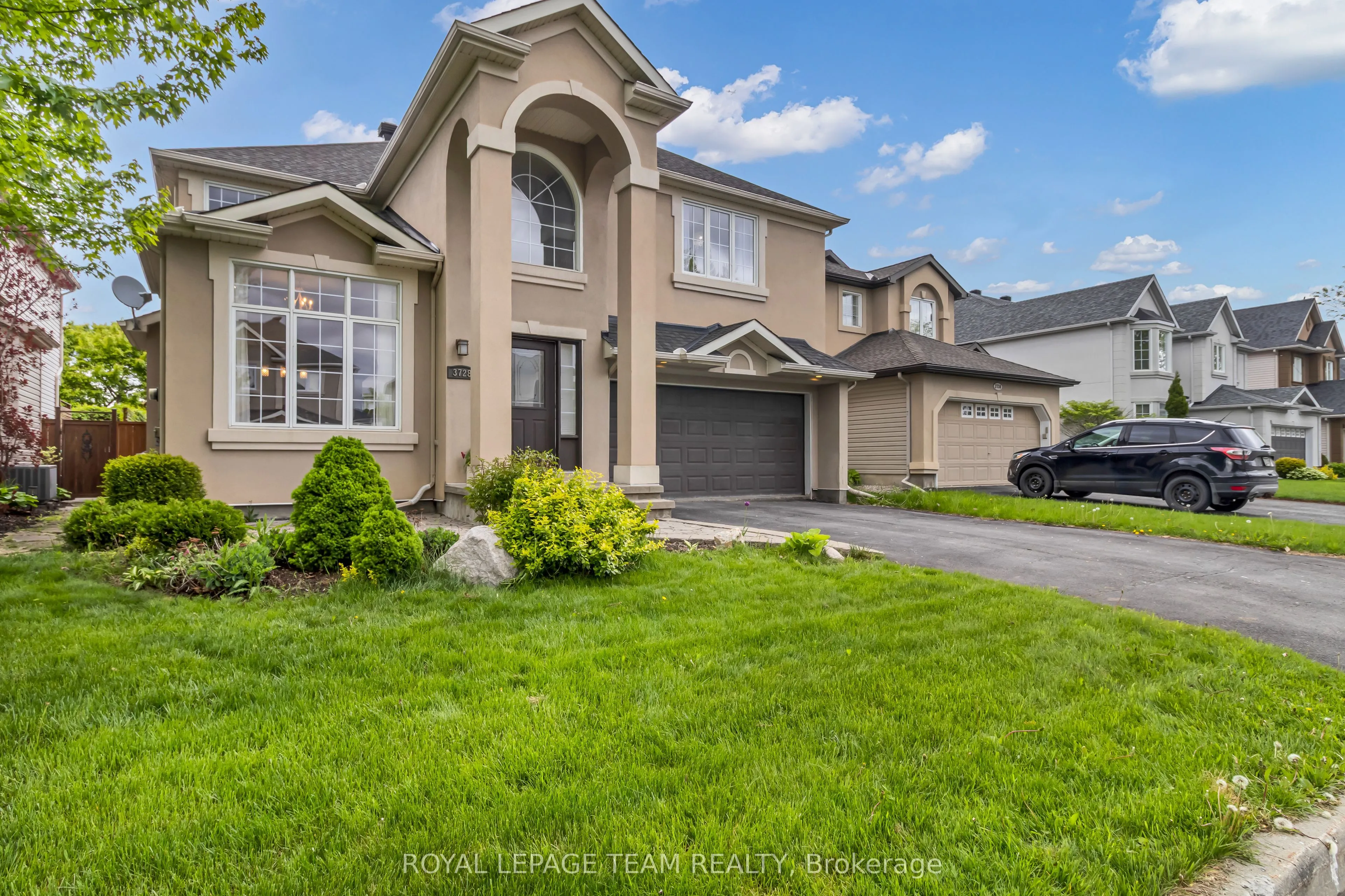 3728 Mountain Meadows Crescent