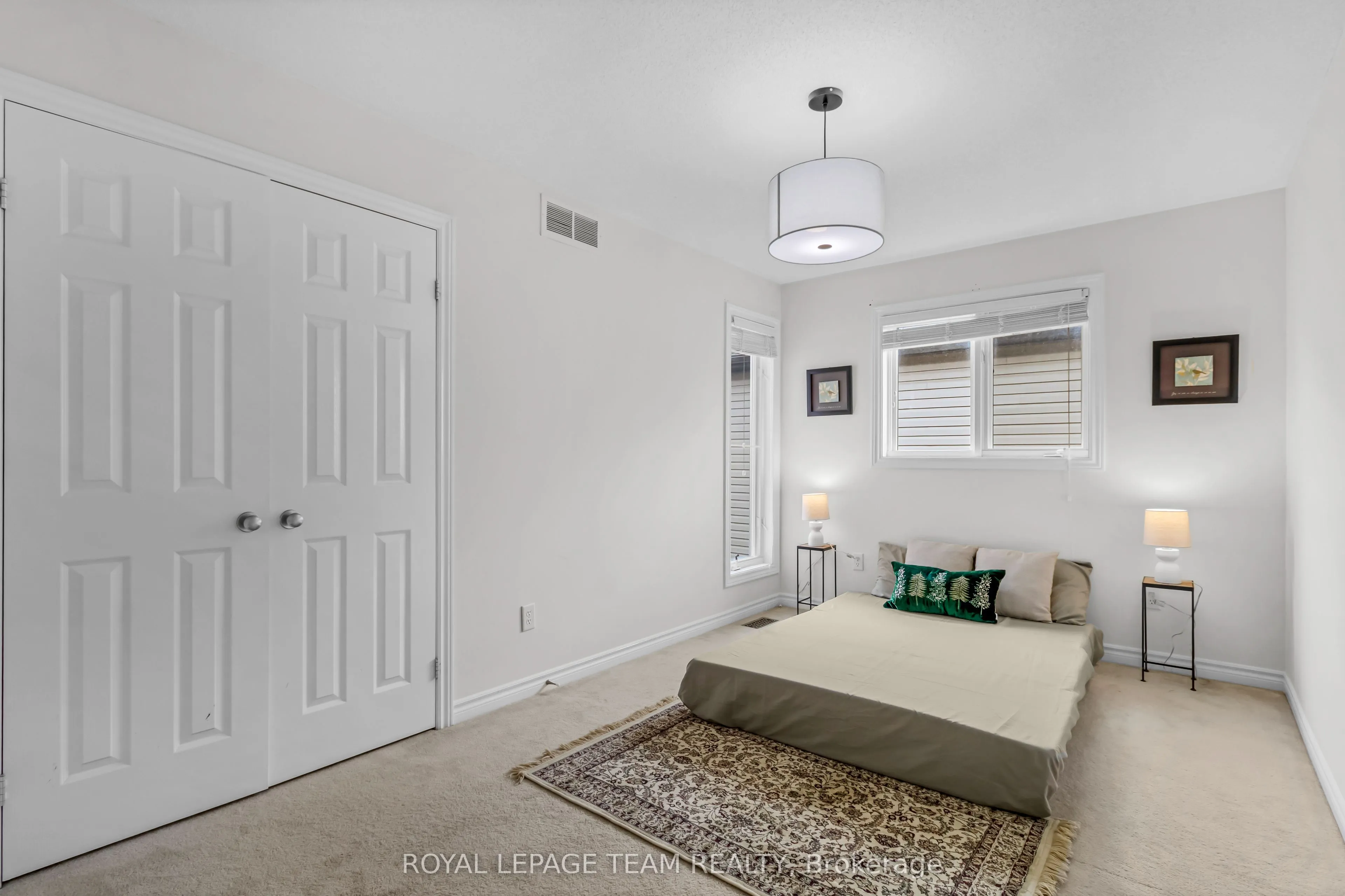 3728 Mountain Meadows Crescent