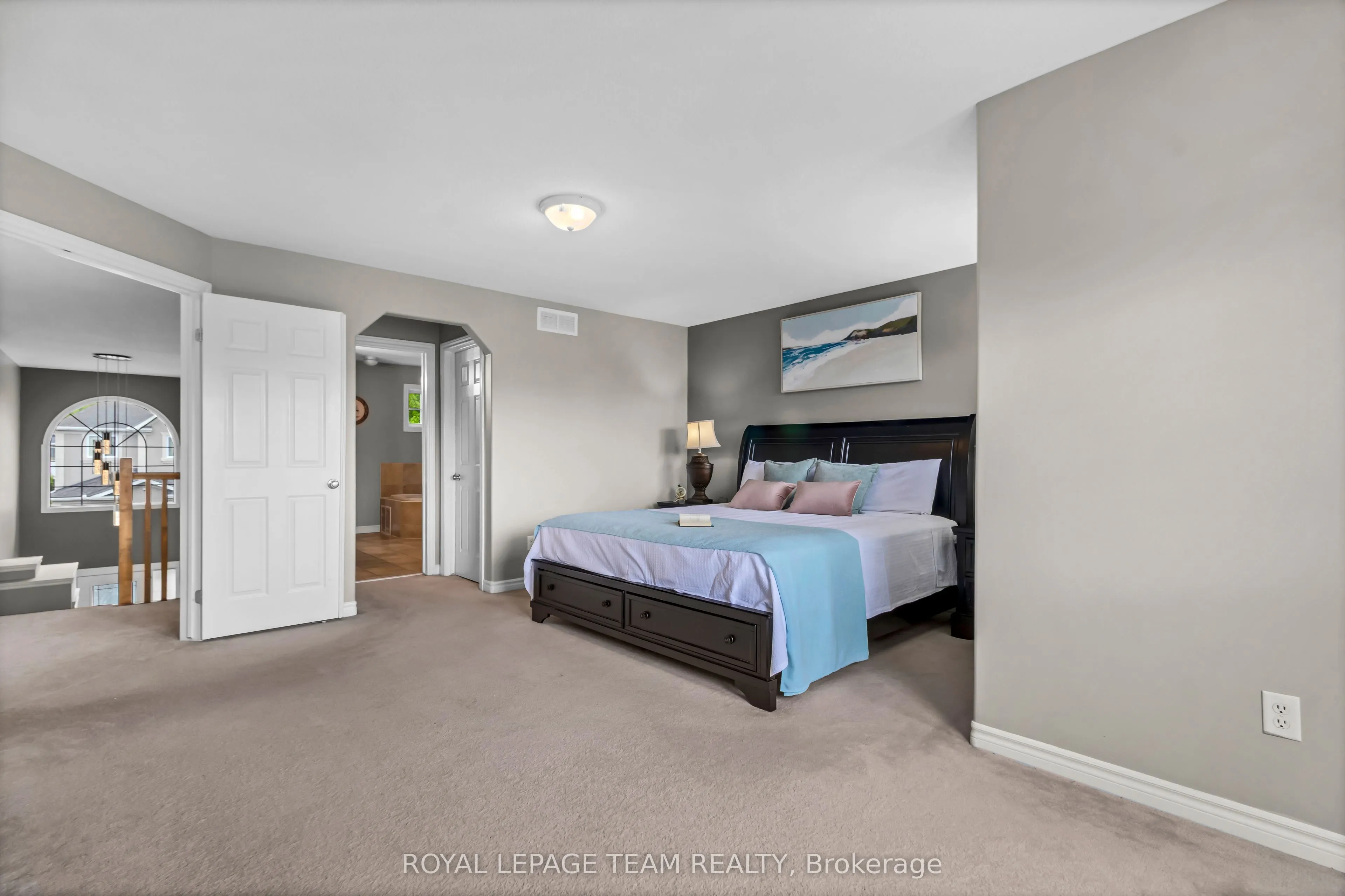 3728 Mountain Meadows Crescent