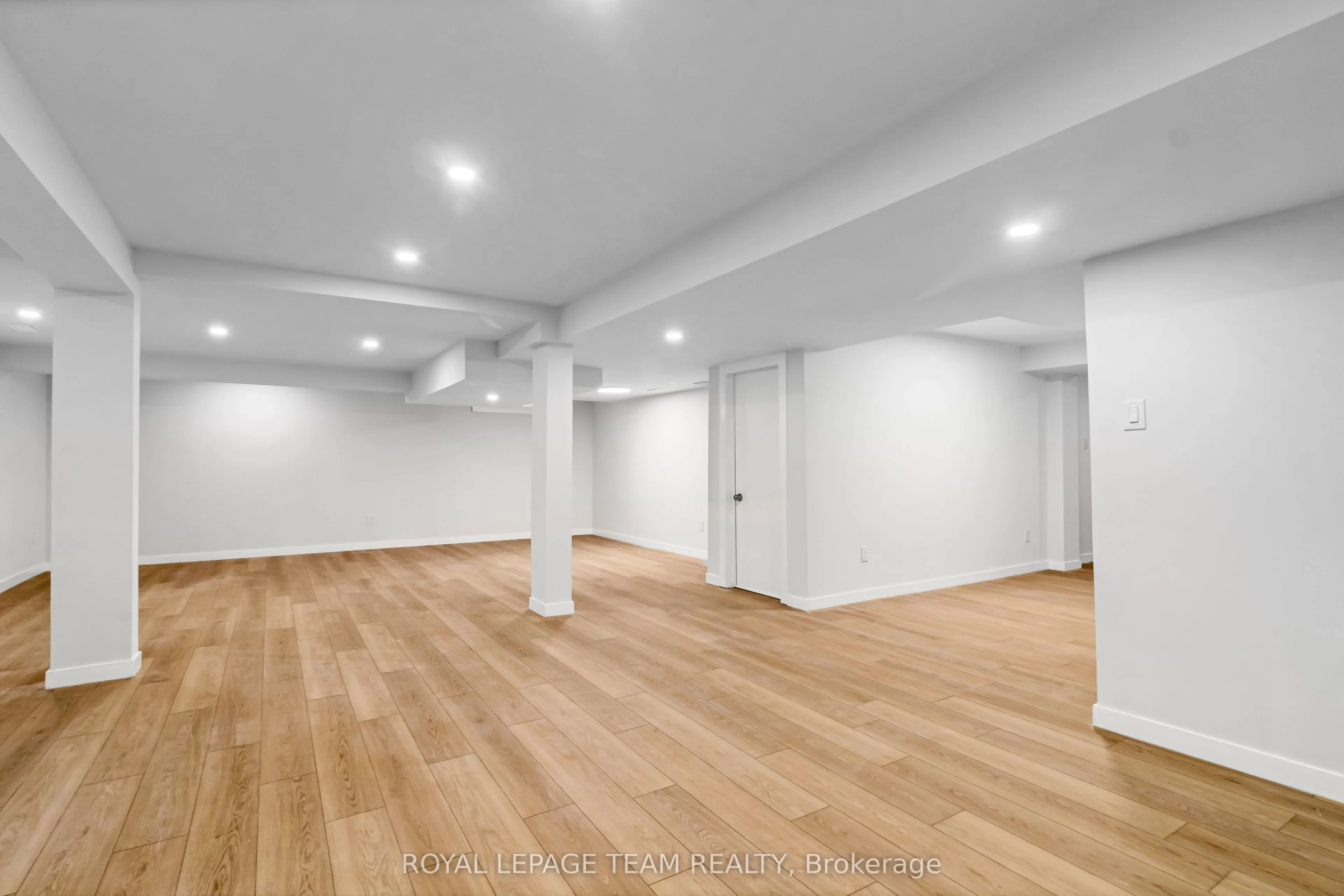 3728 Mountain Meadows Crescent