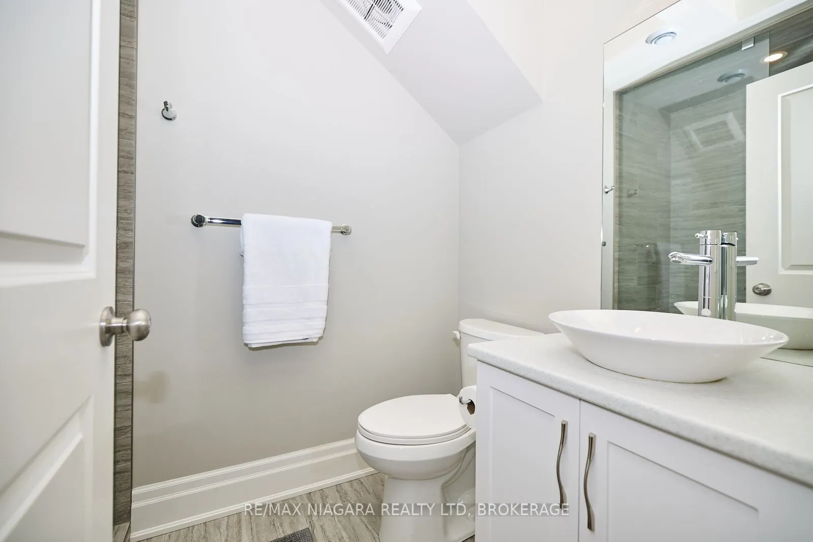 6 St. Andrews Lane S, #6