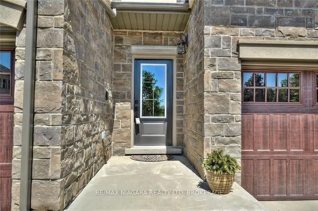 6 St. Andrews Lane S, #6