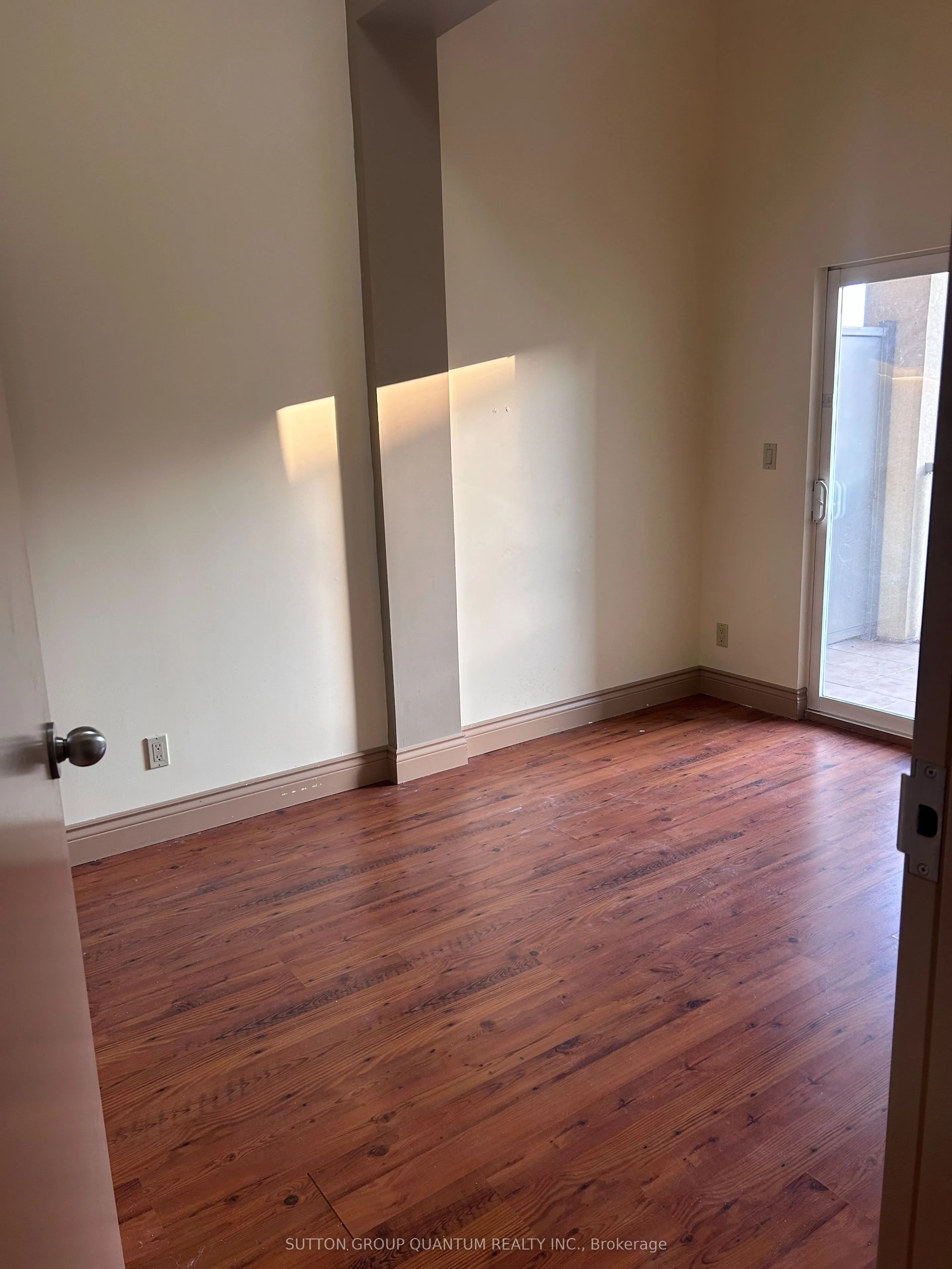150 Colborne Street, #206