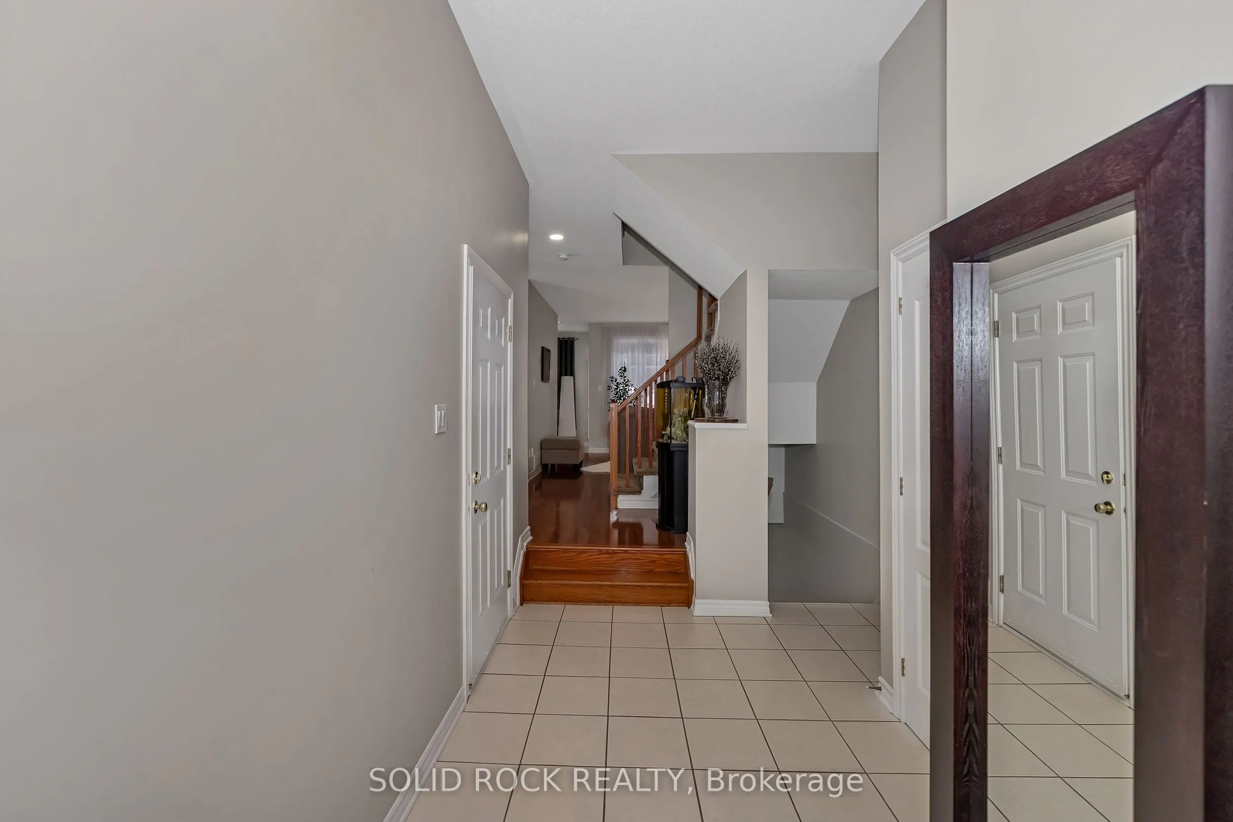 411 Cache Bay Crescent E