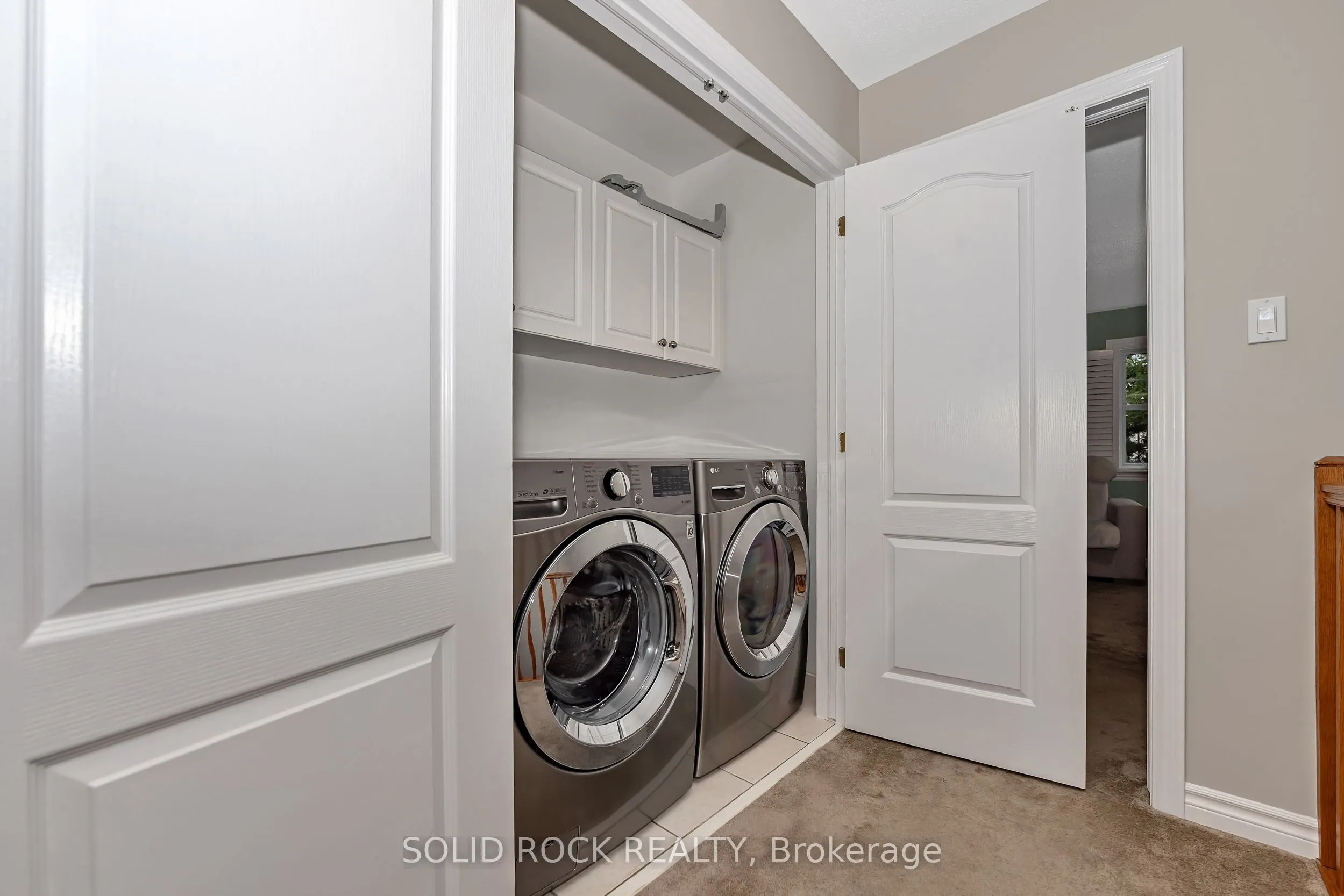 411 Cache Bay Crescent E