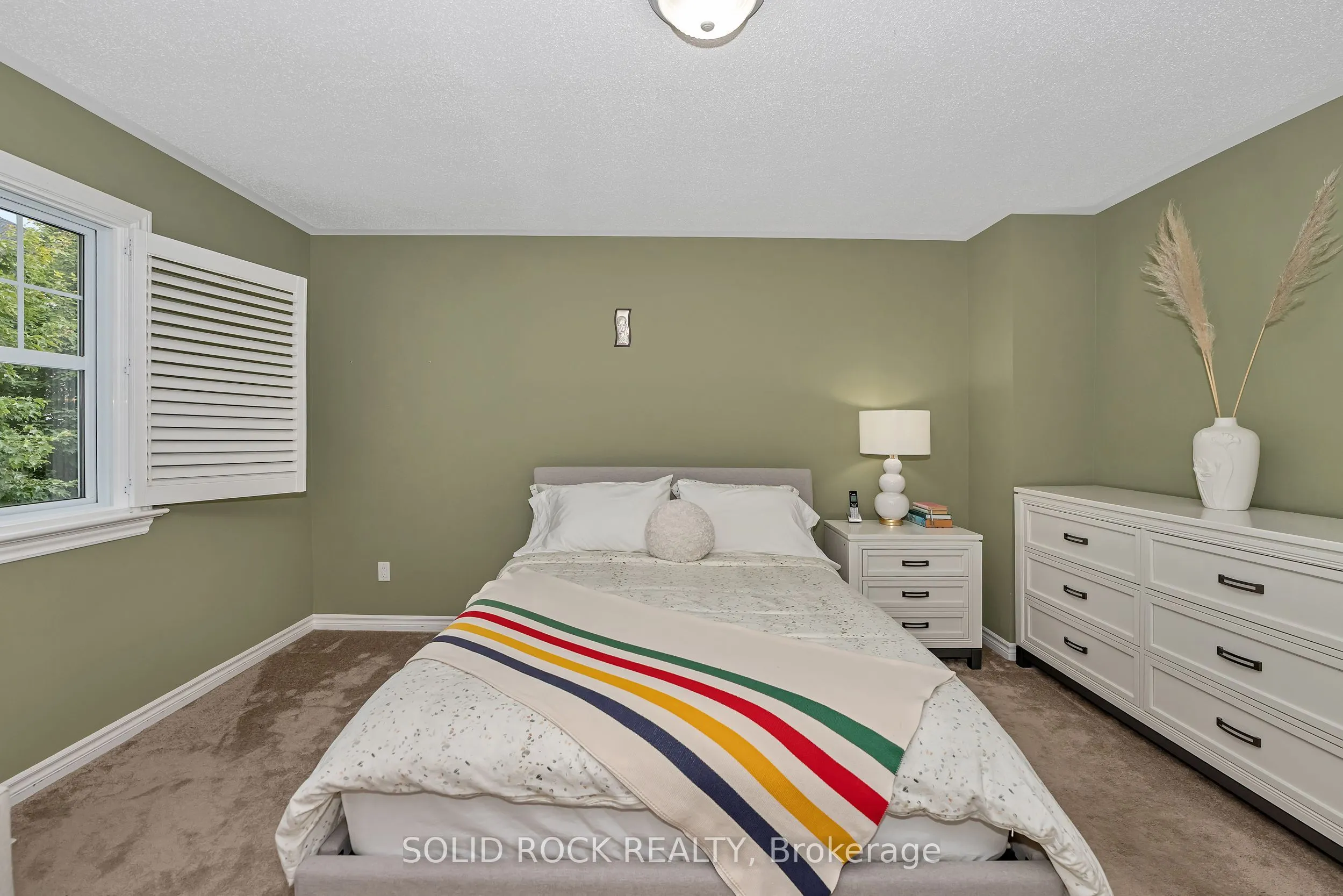 411 Cache Bay Crescent E
