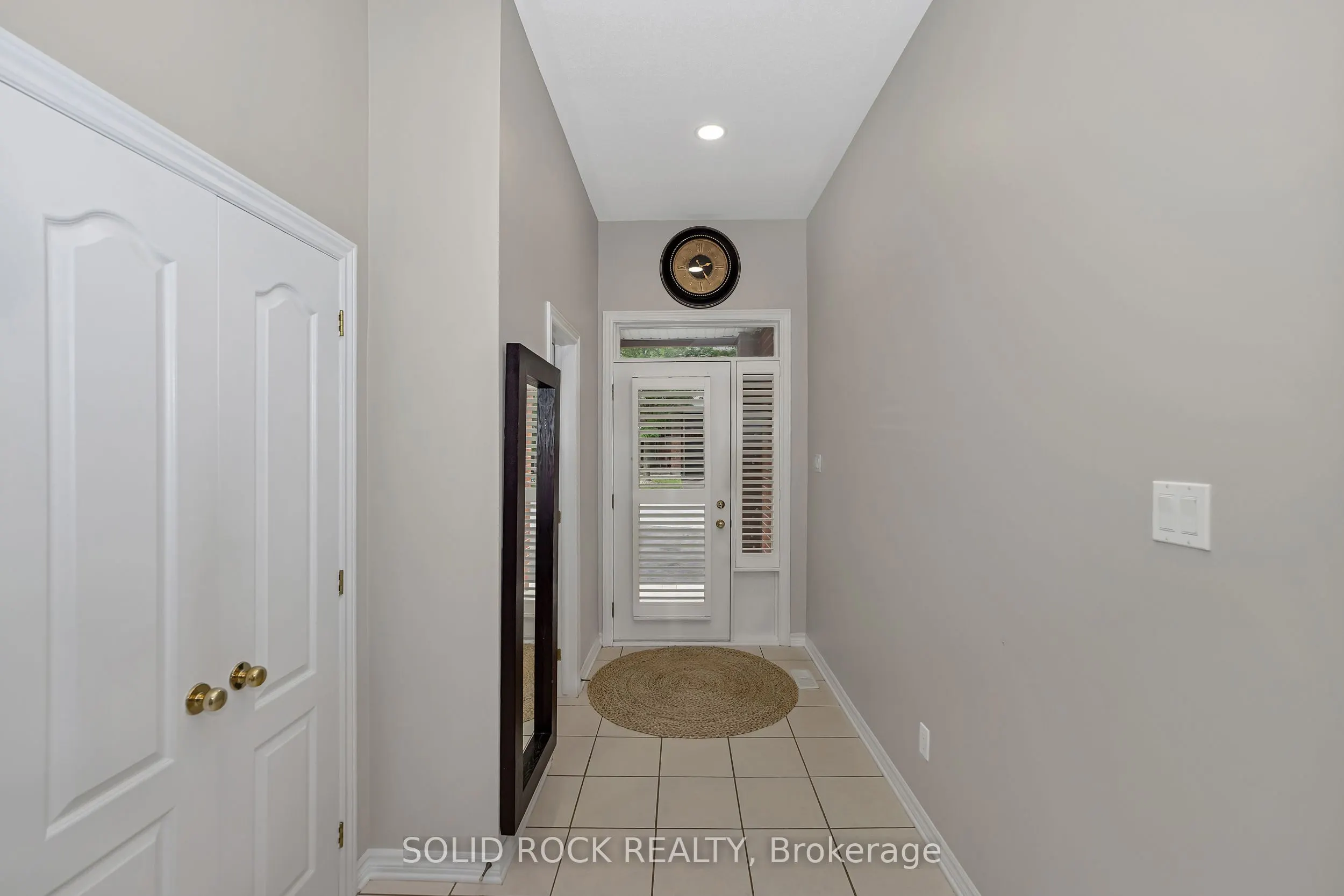 411 Cache Bay Crescent E