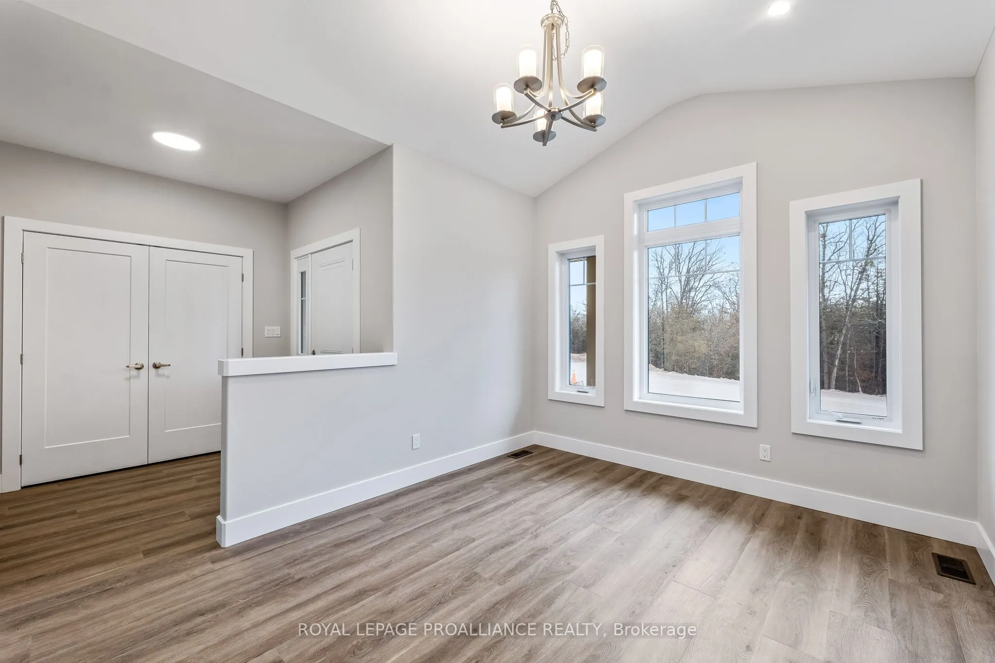 60 Riverside Trail