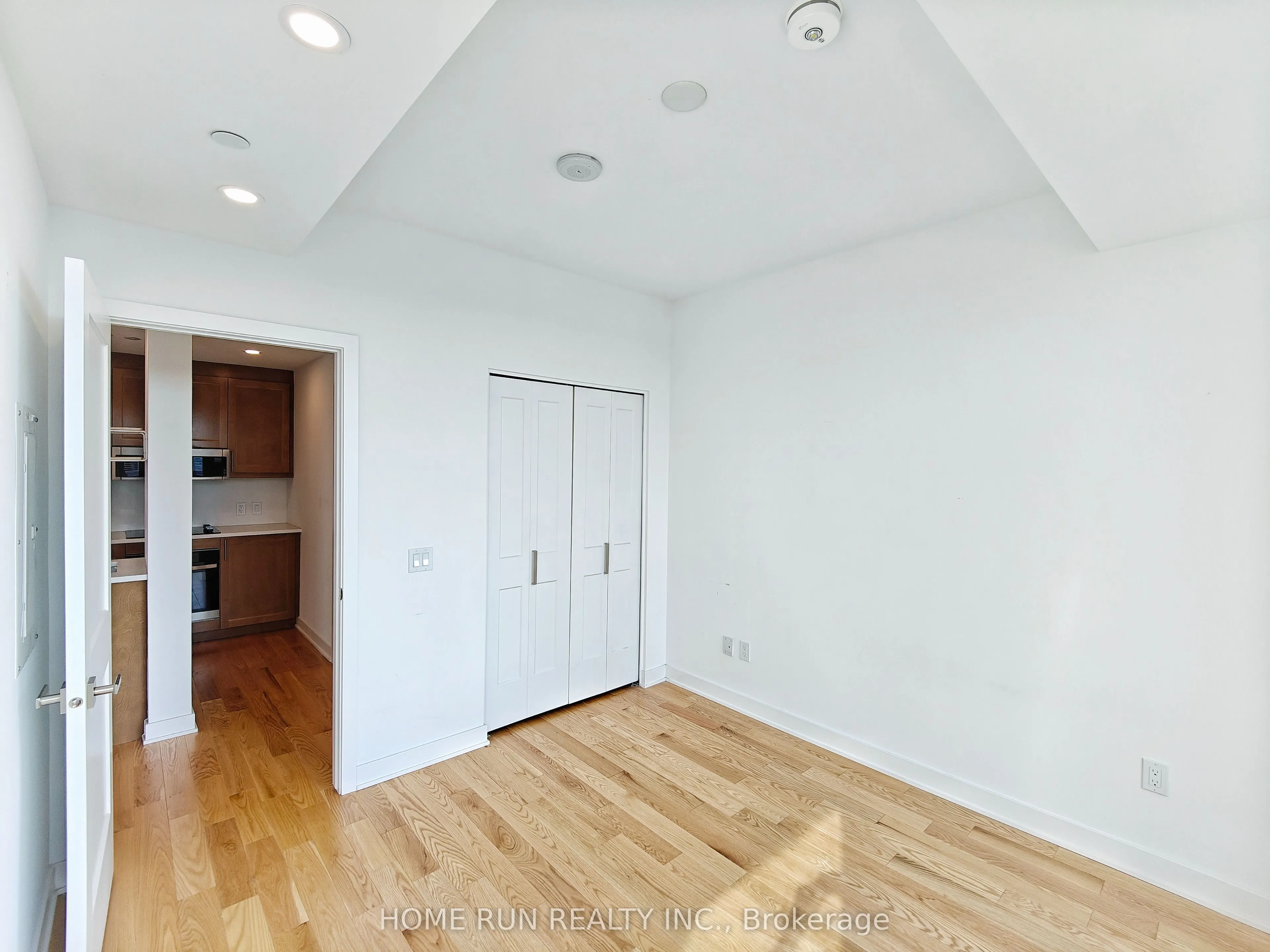 340 QUEEN Street, #2502
