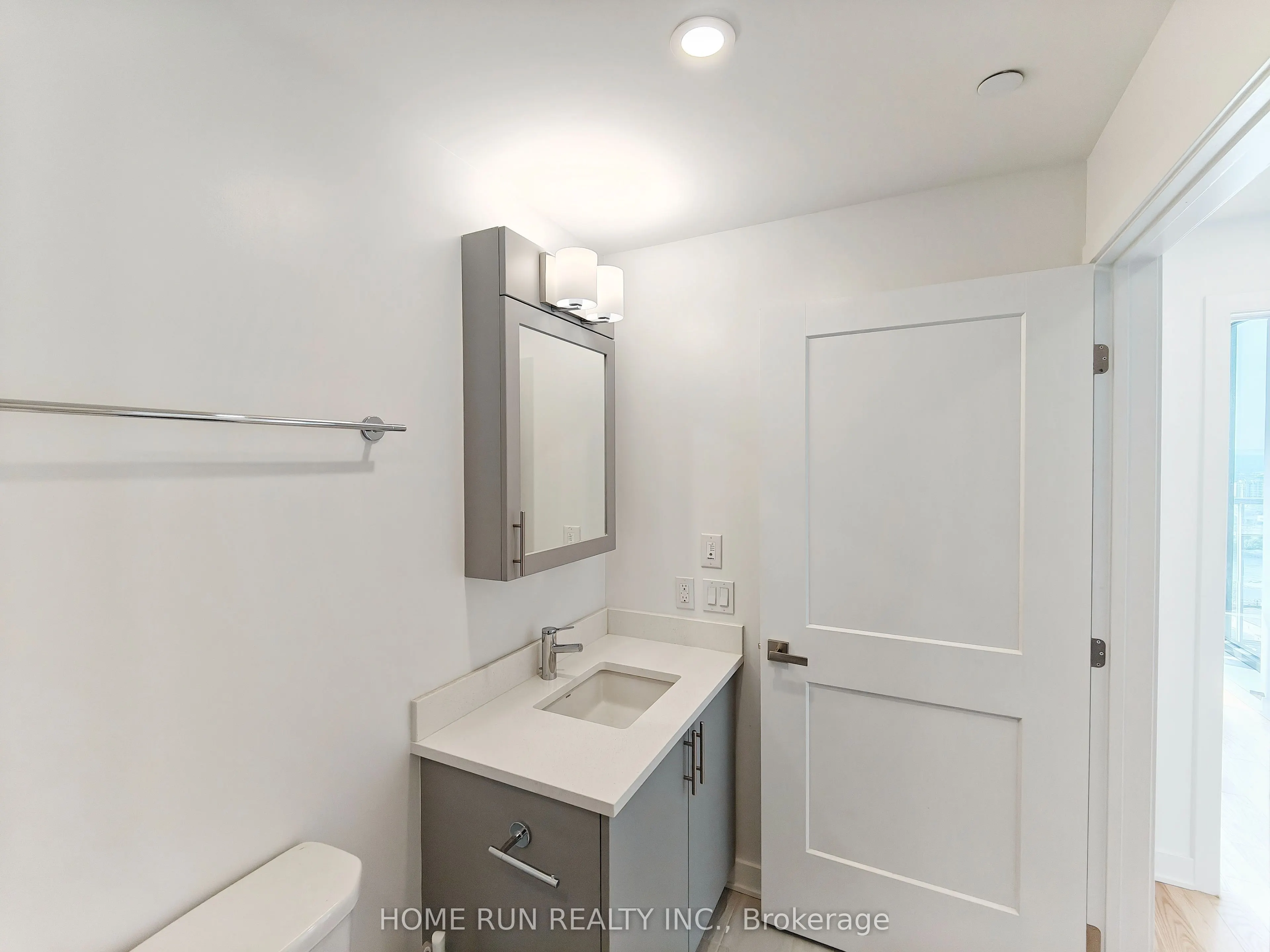 340 QUEEN Street, #2502