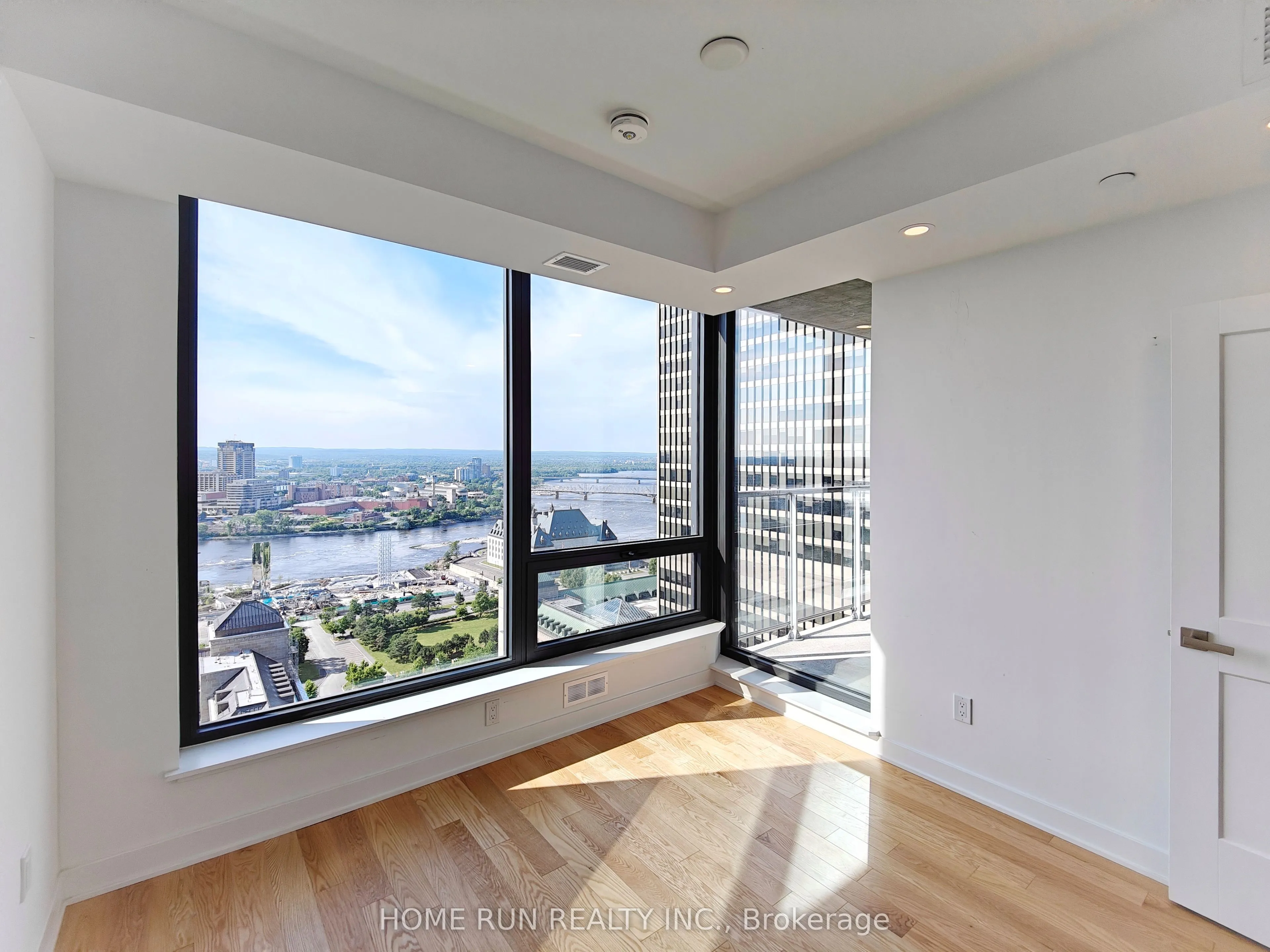 340 QUEEN Street, #2502