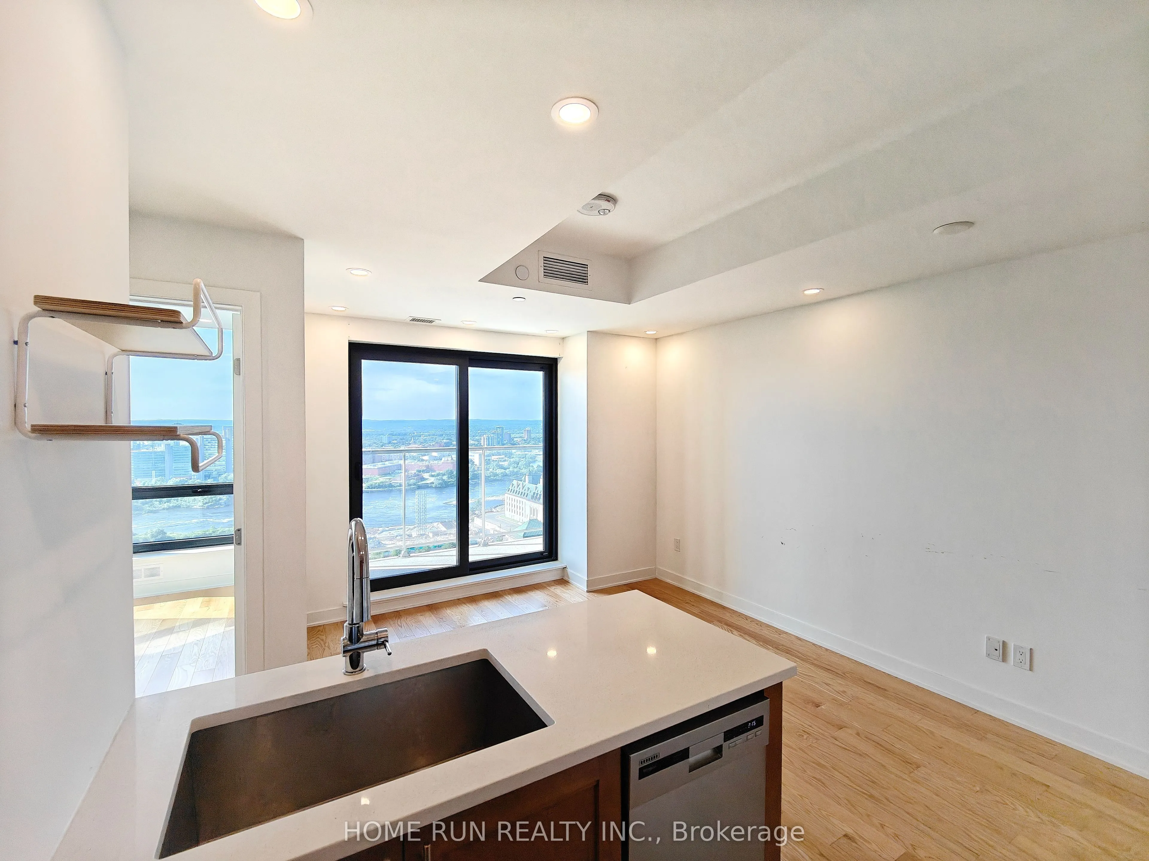 340 QUEEN Street, #2502