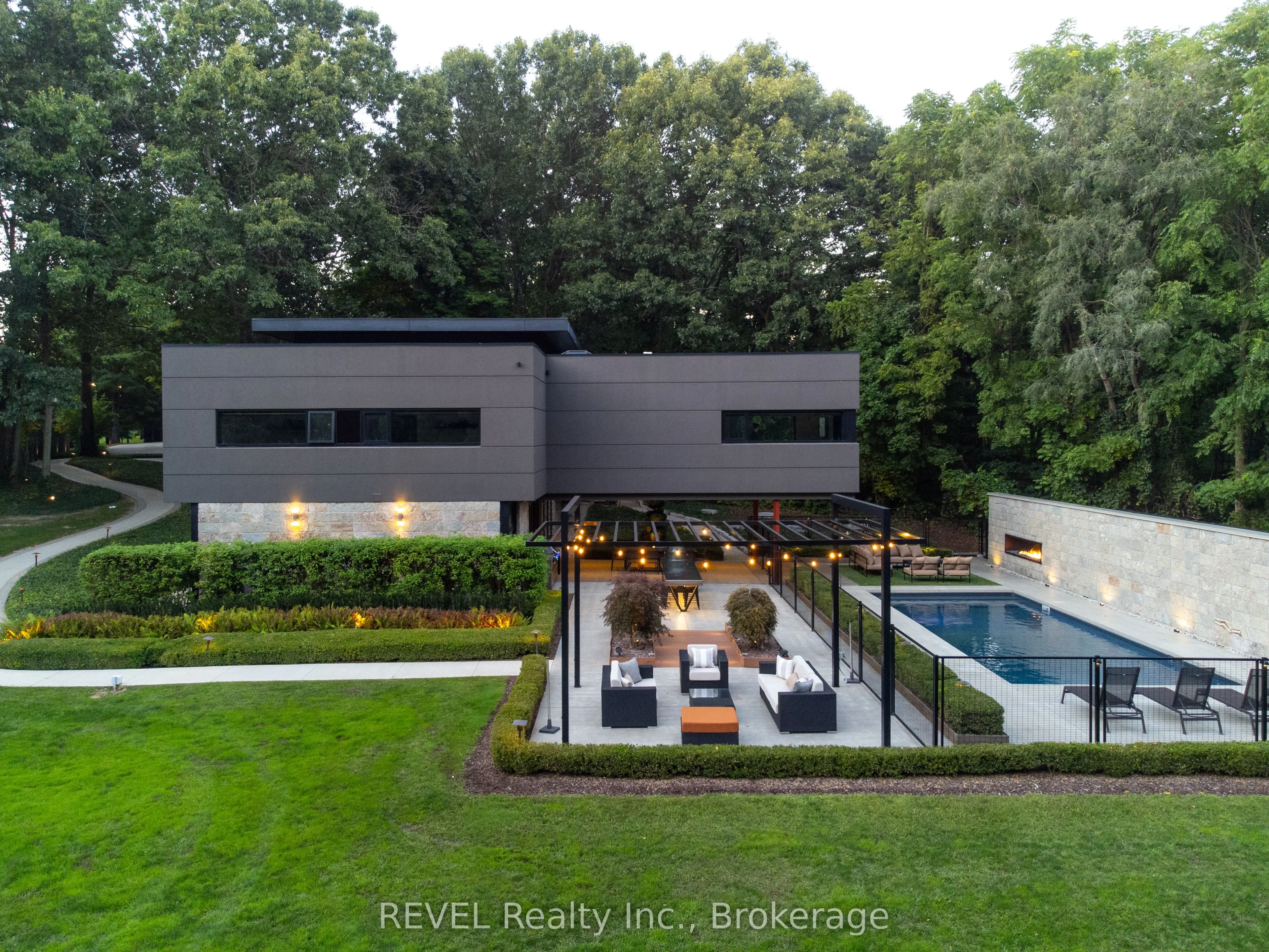 250 Canboro Road