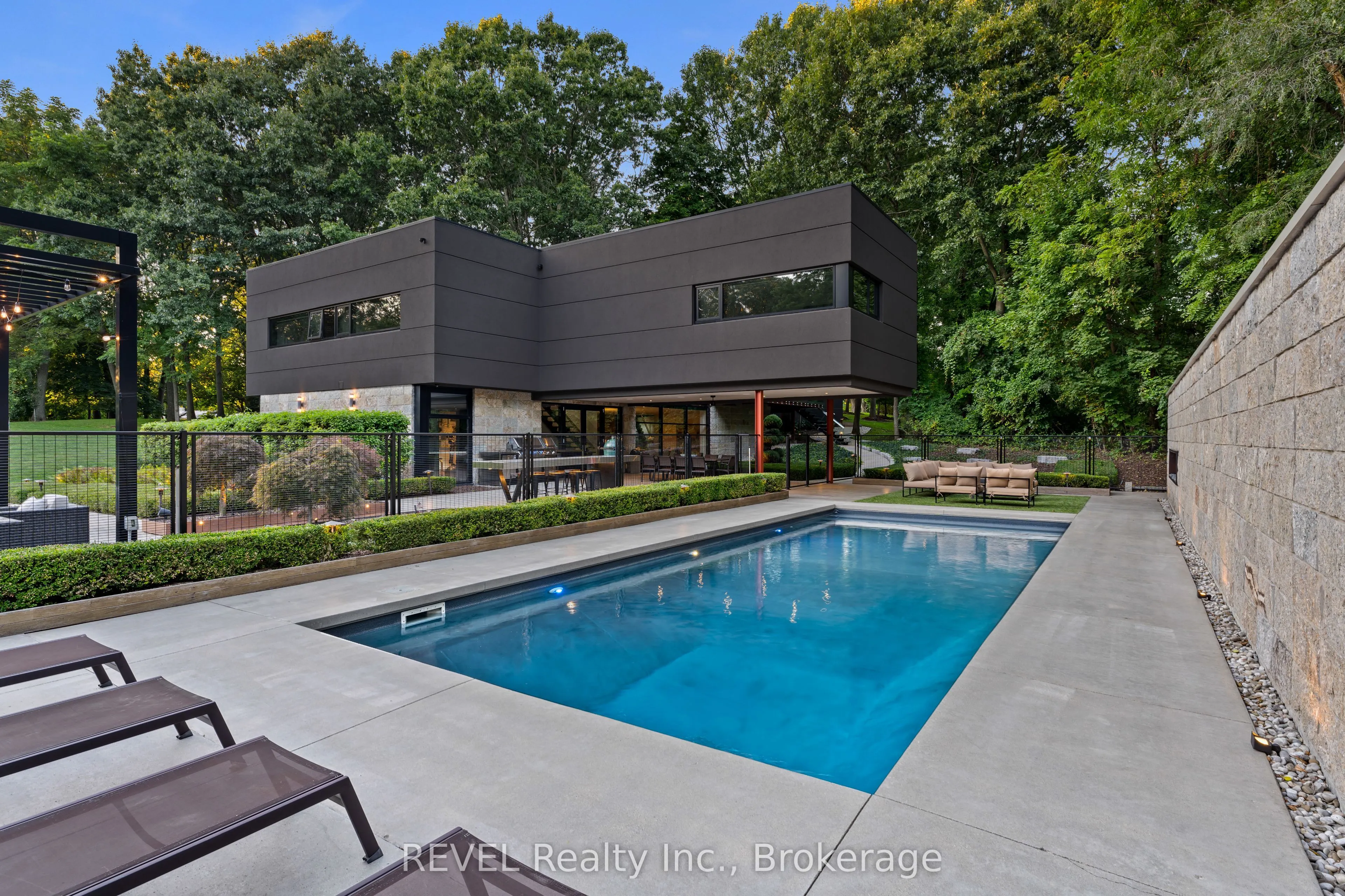 250 Canboro Road