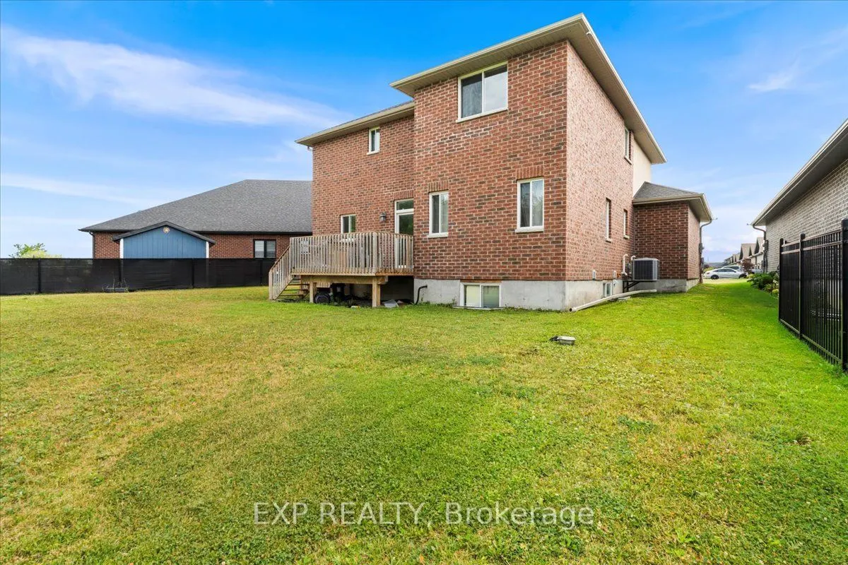 22 Farmington Crescent