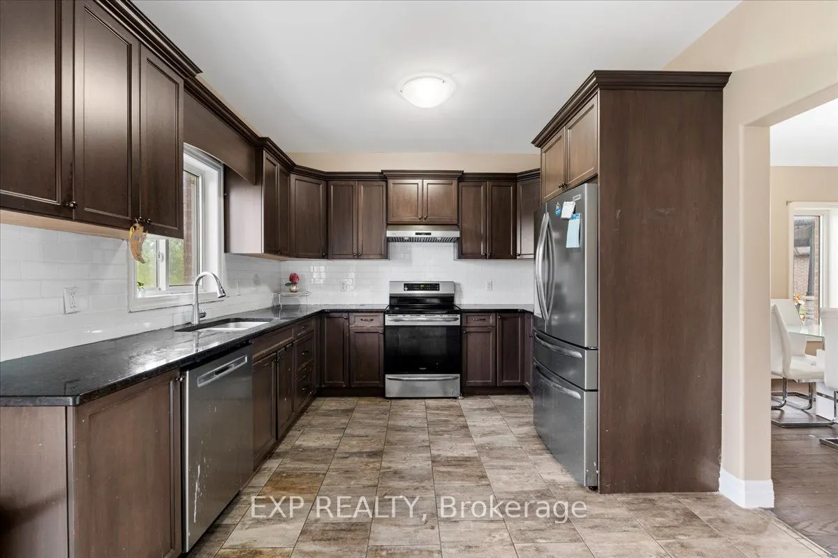 22 Farmington Crescent