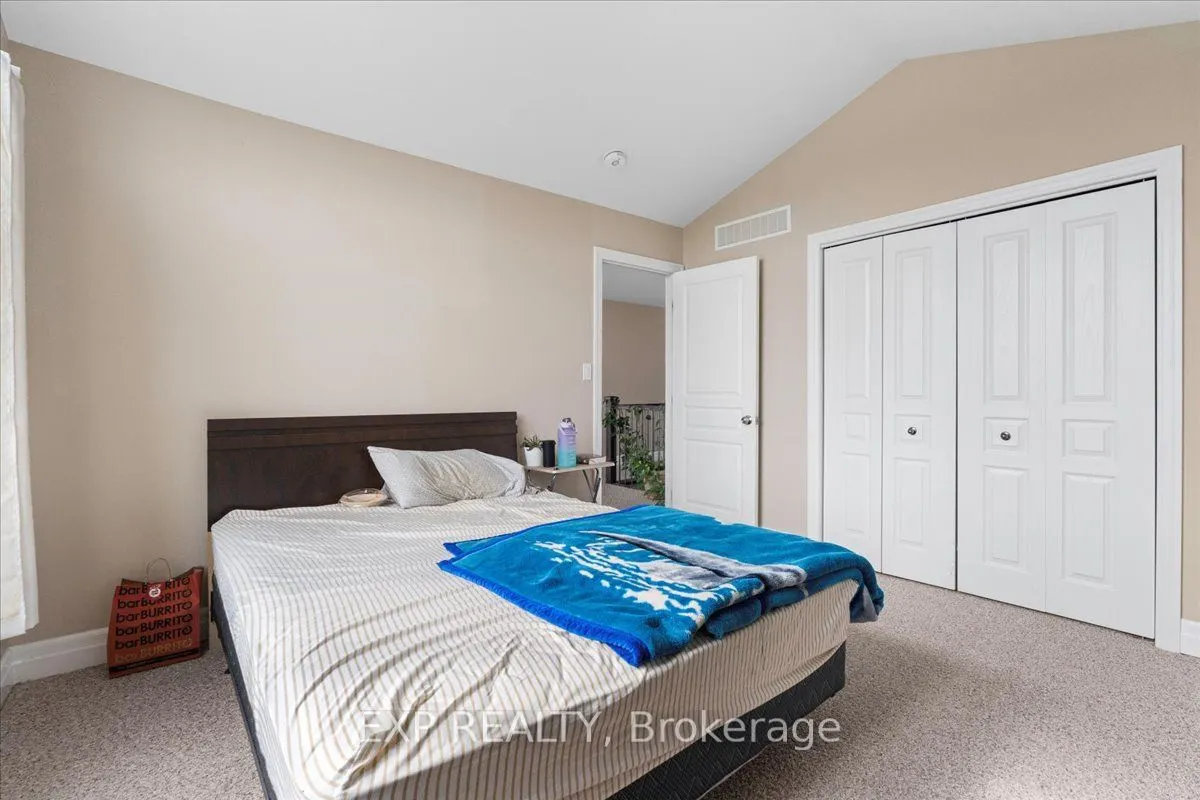 22 Farmington Crescent