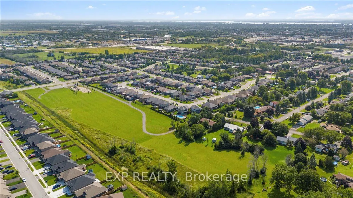 22 Farmington Crescent
