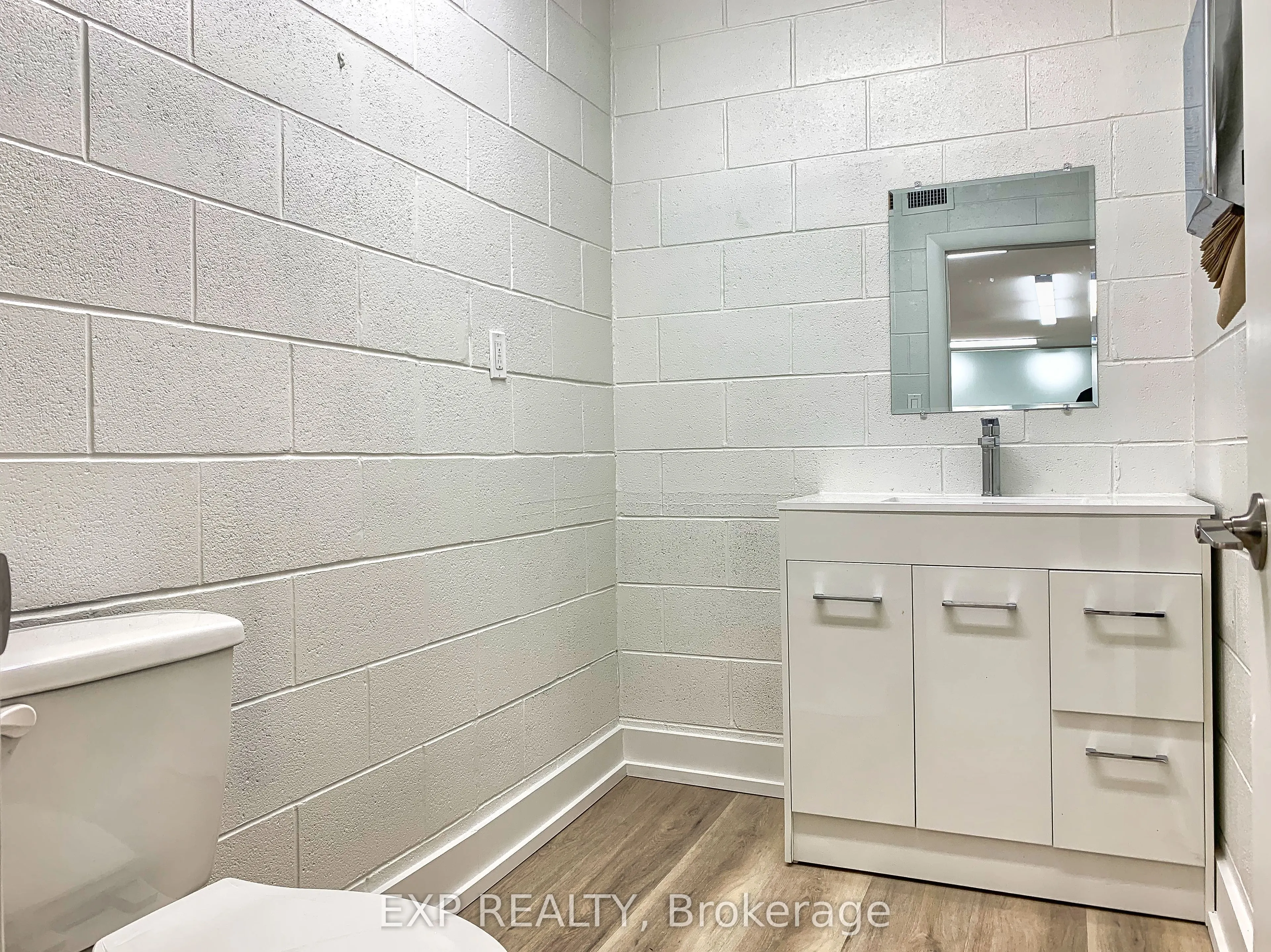 165 Plymouth Road, #4