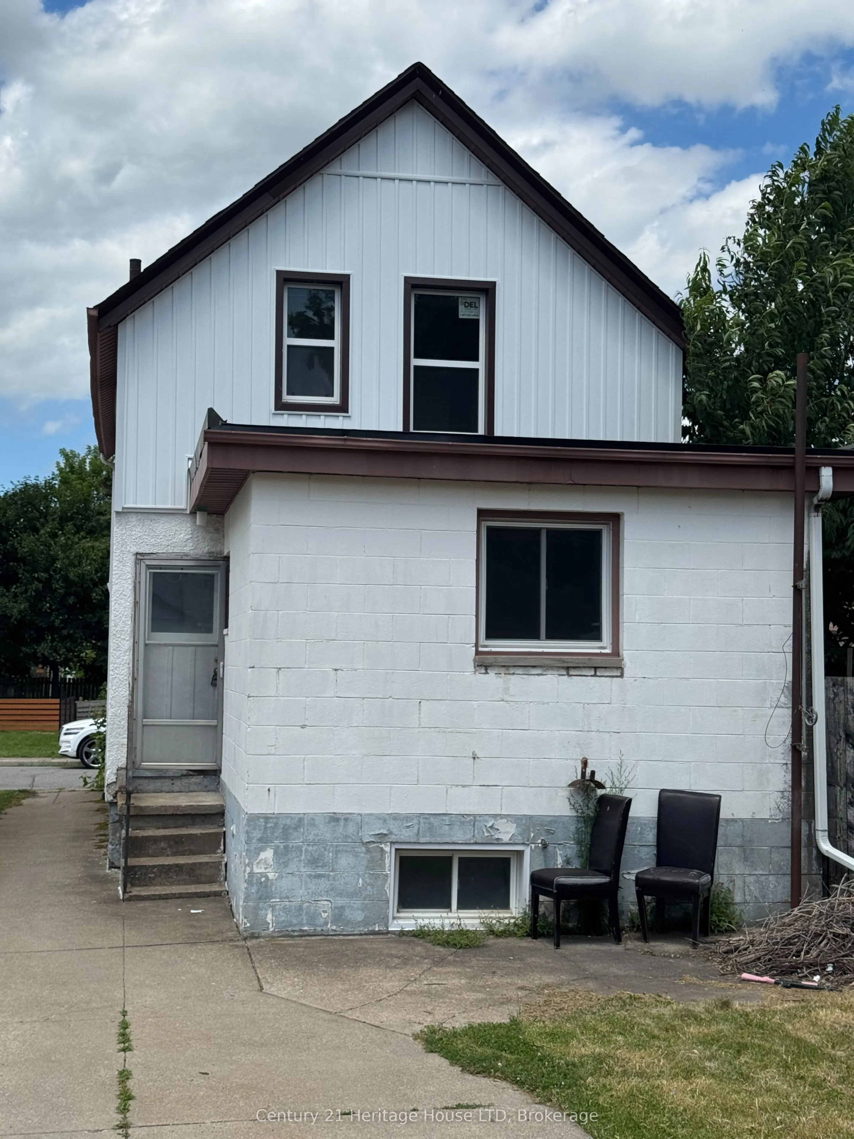 4688 Ryerson Crescent