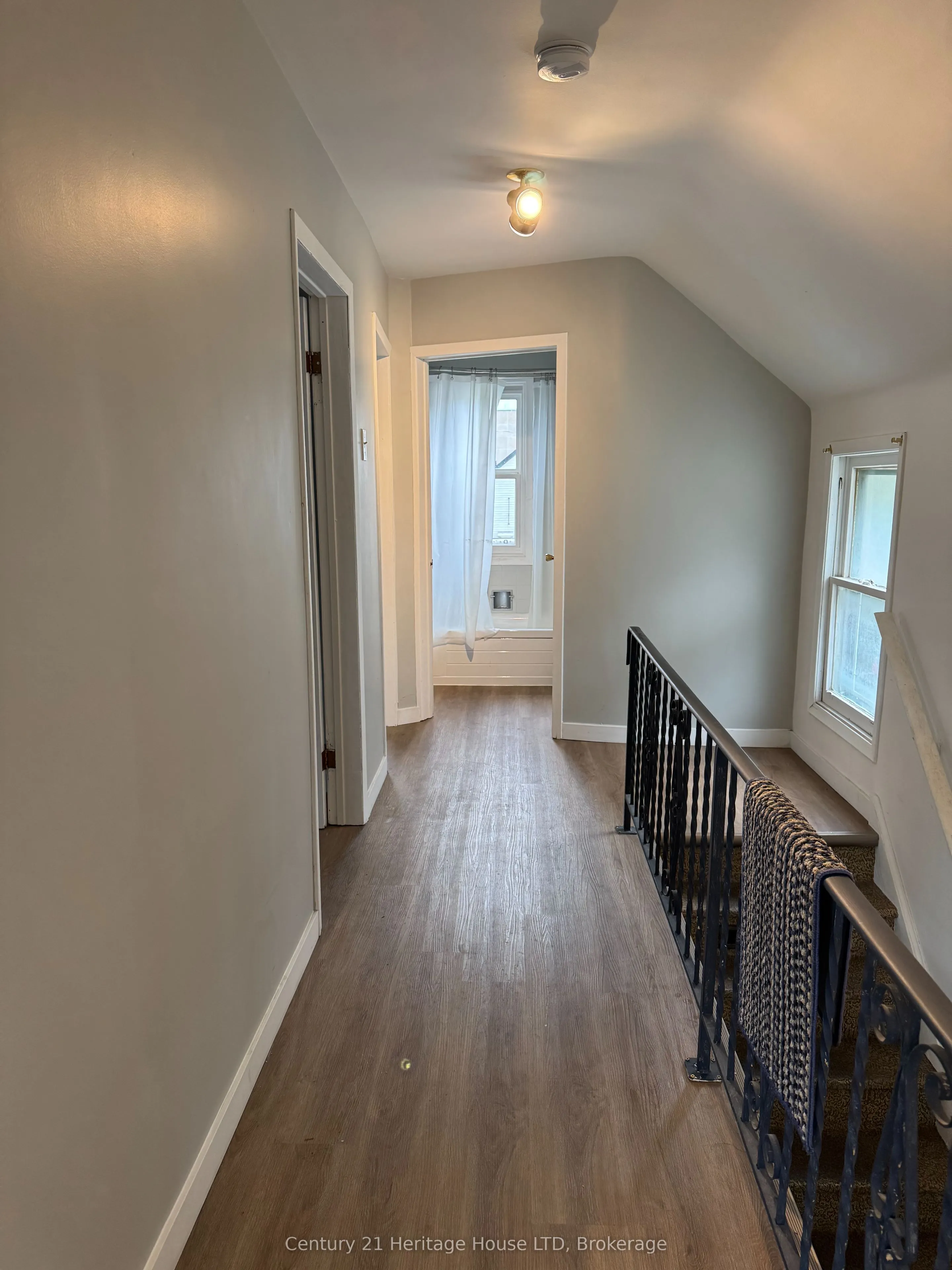 4688 Ryerson Crescent