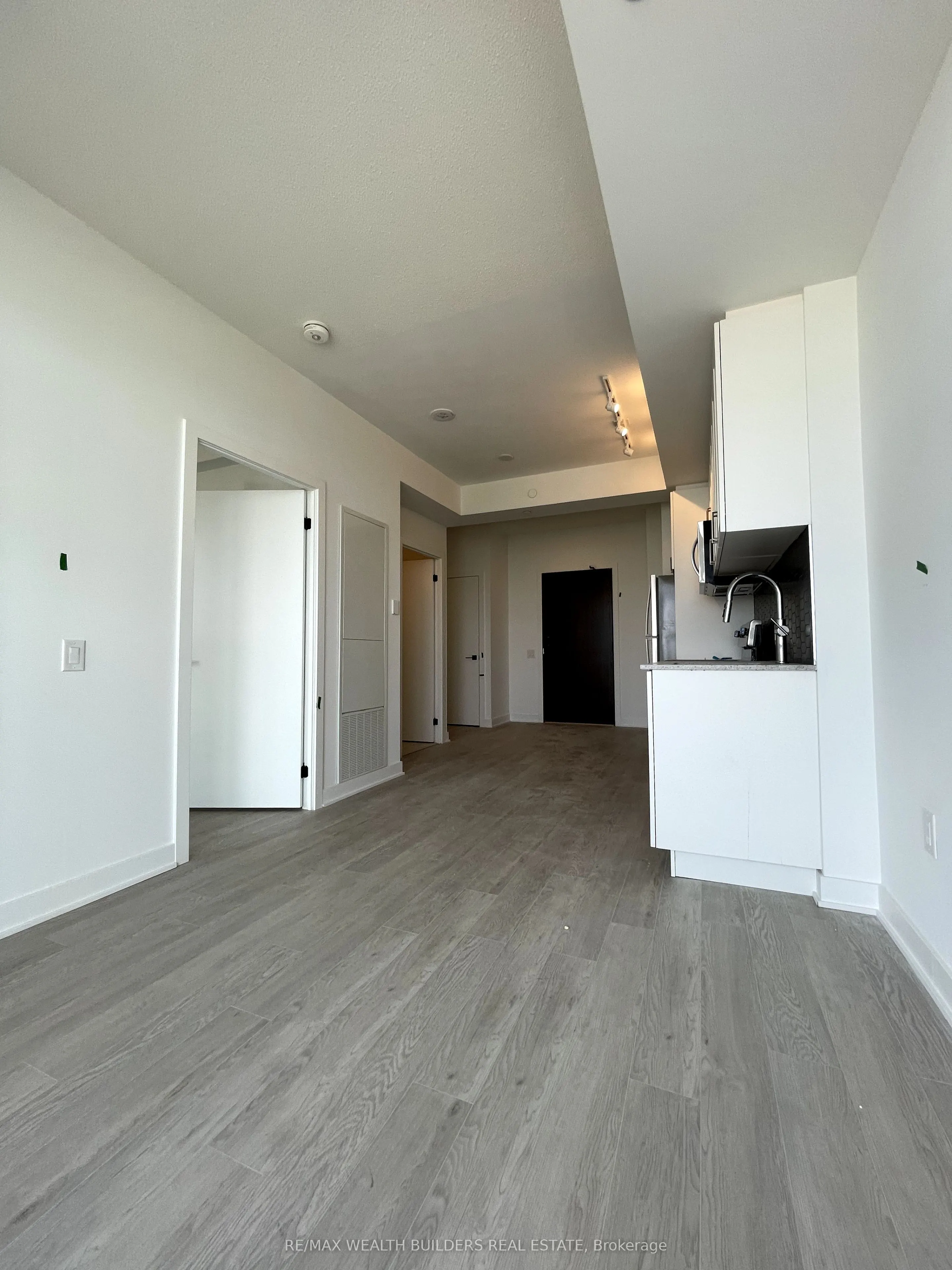 2782 Barton Street E, #1513