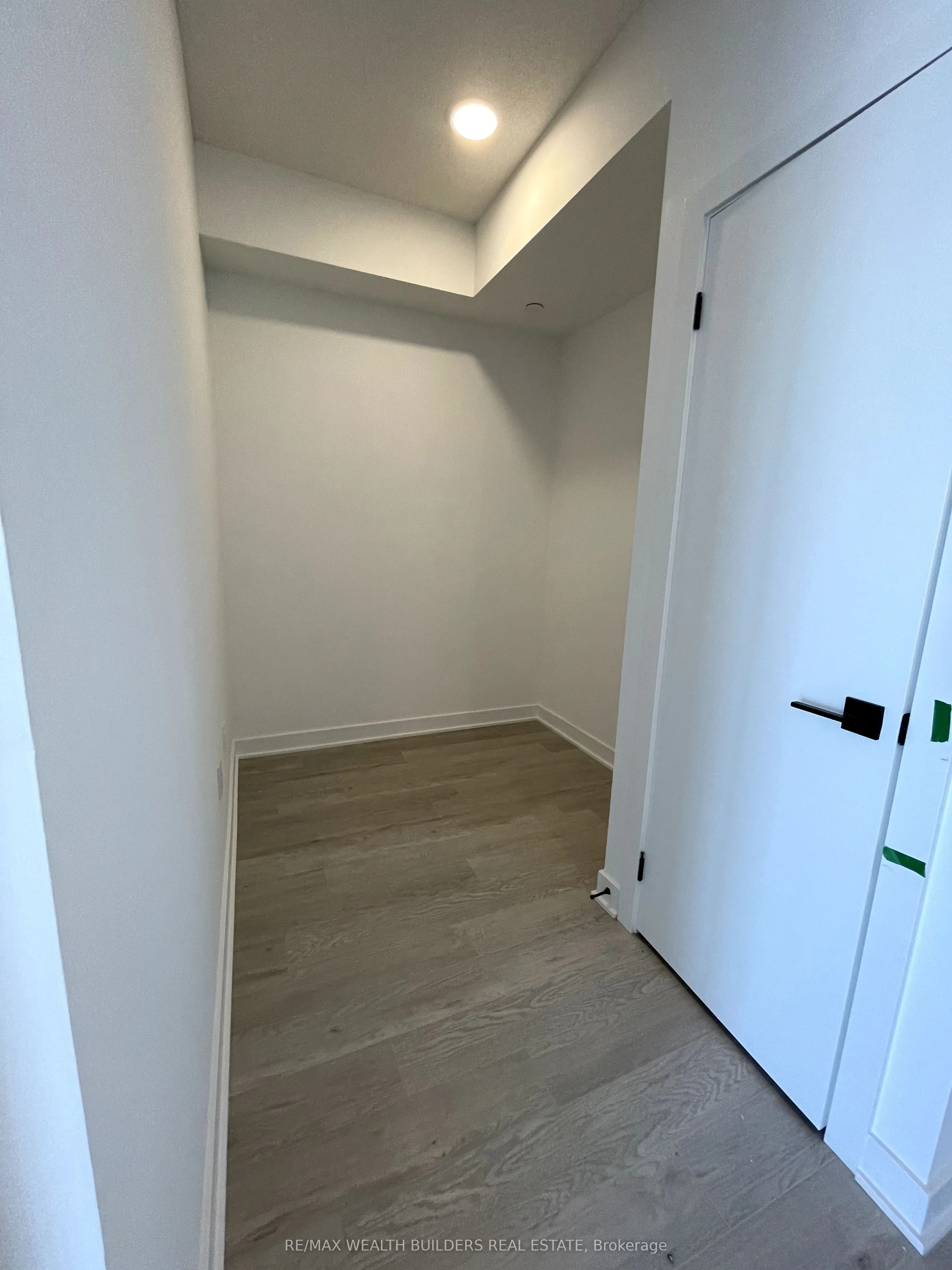 2782 Barton Street E, #1513
