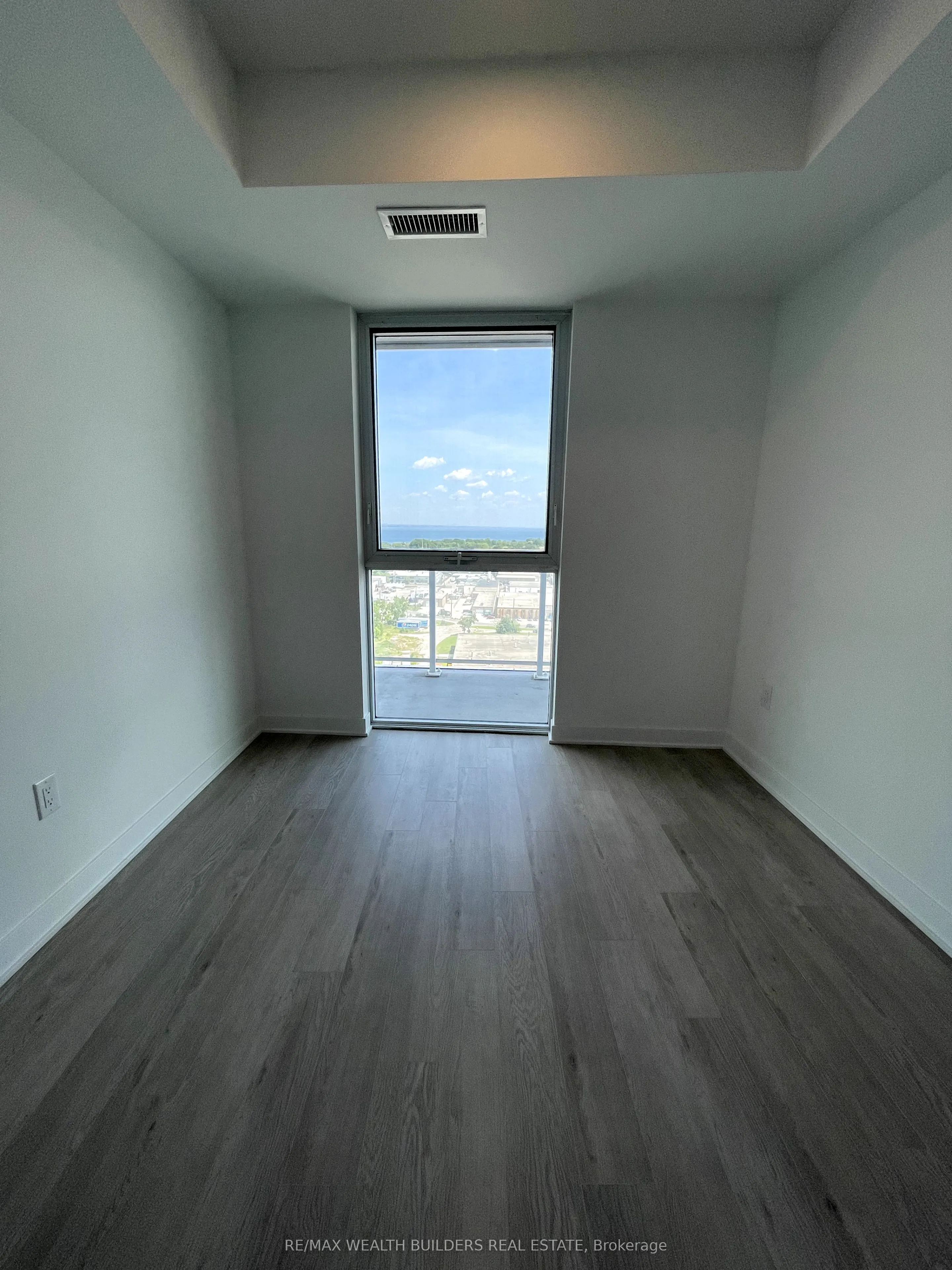 2782 Barton Street E, #1513