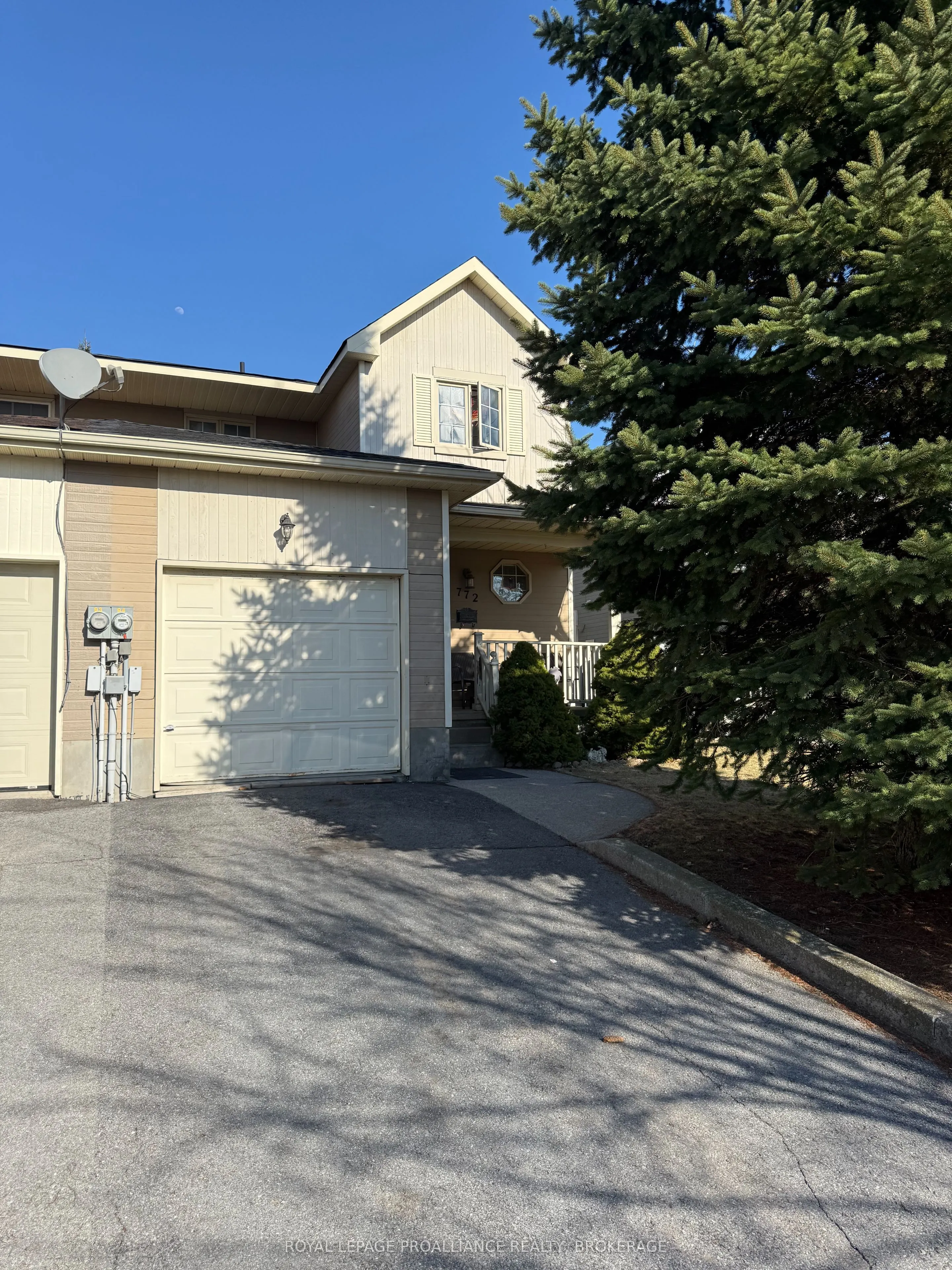 772 Littlestone Crescent