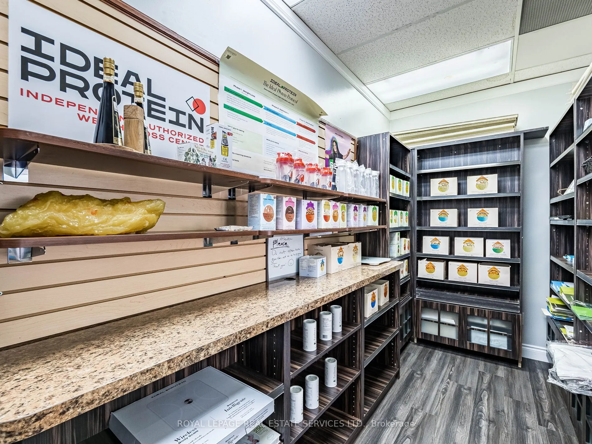 287 Dundas Street E, #4