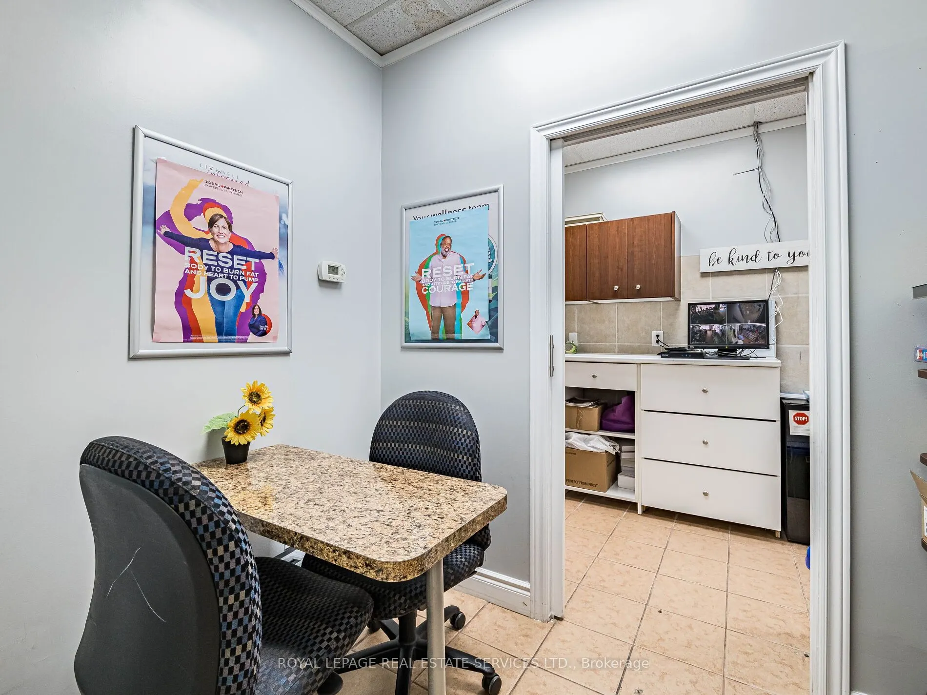 287 Dundas Street E, #4
