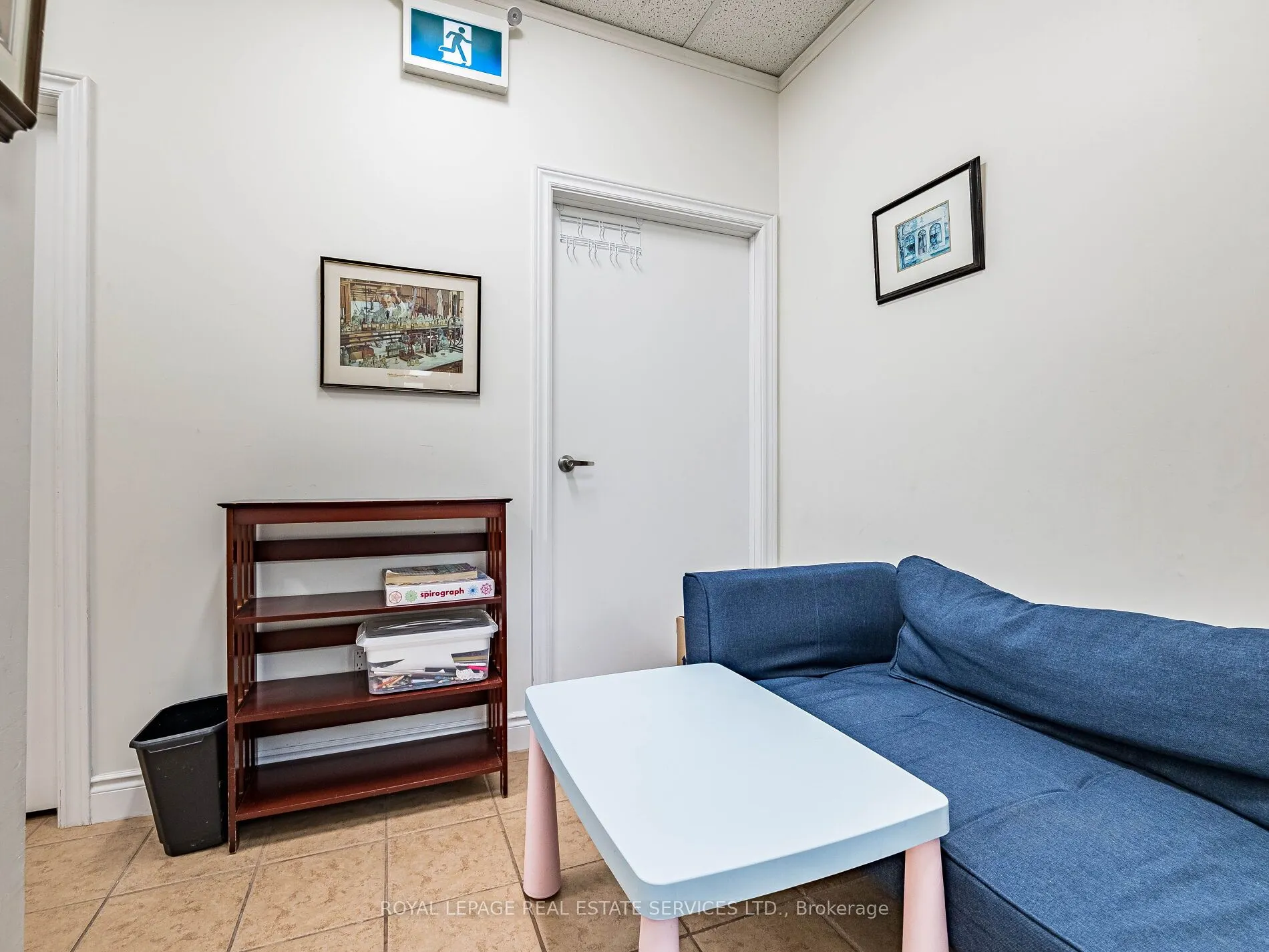 287 Dundas Street E, #4