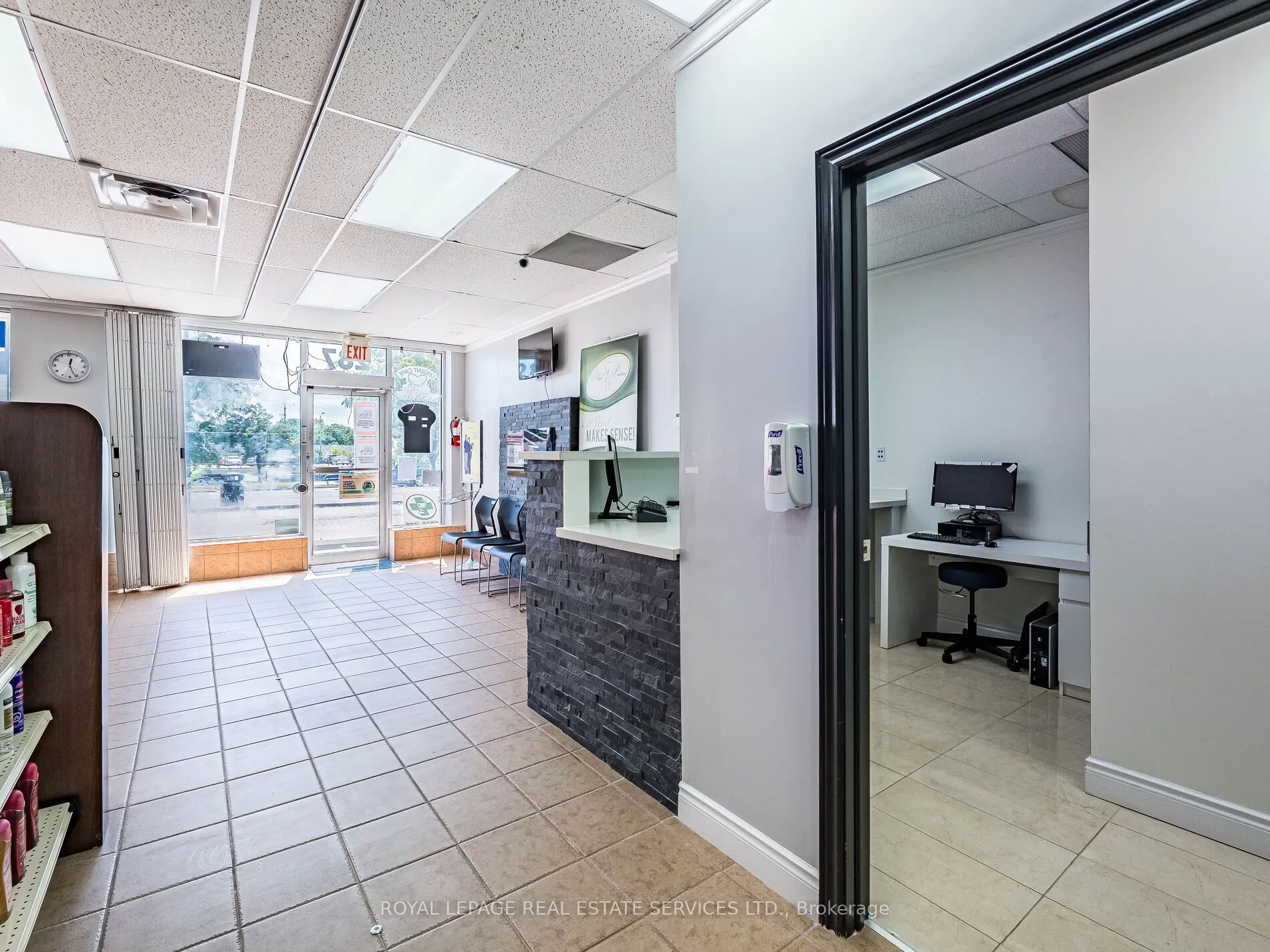 287 Dundas Street E, #4