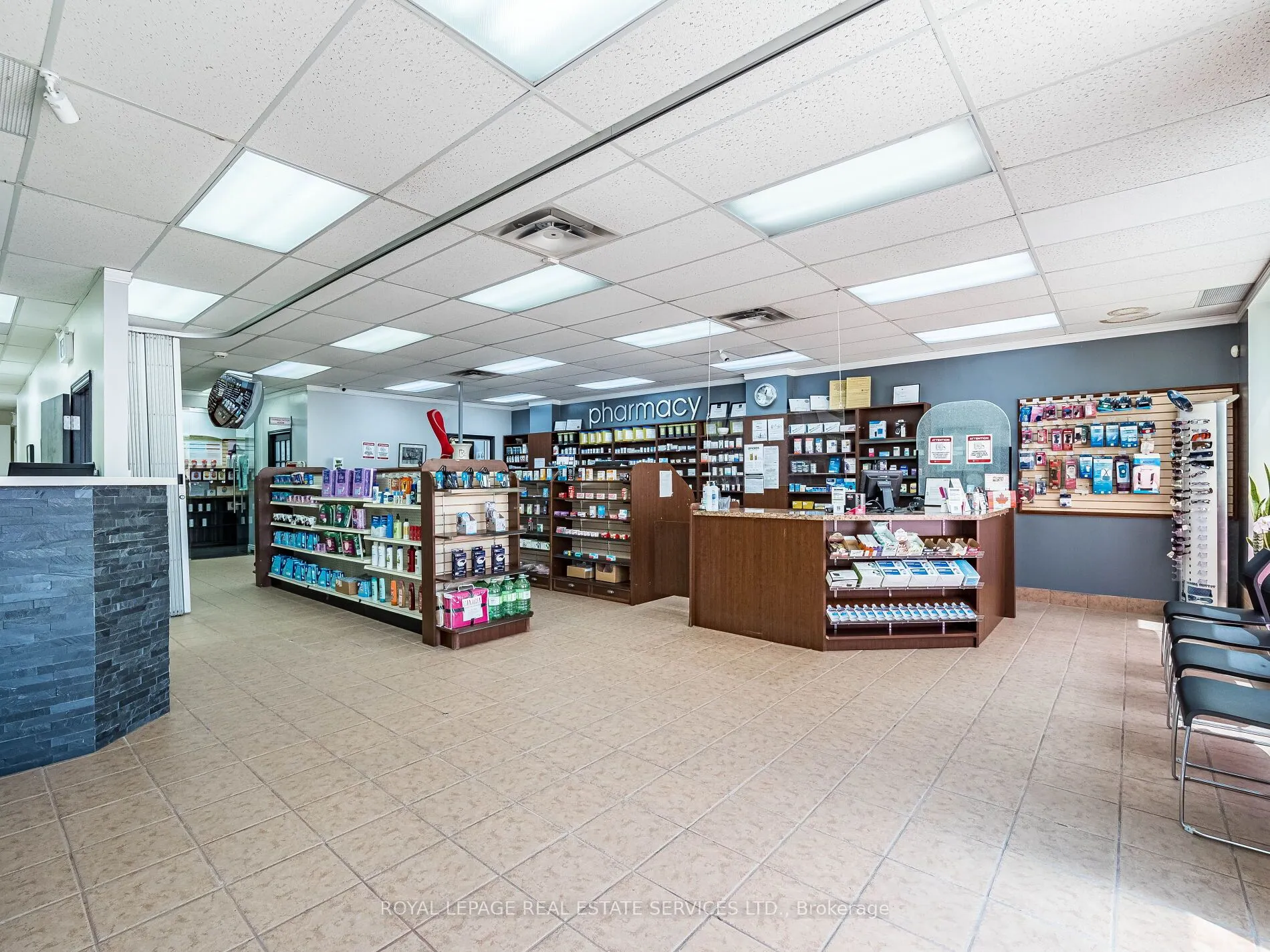 287 Dundas Street E, #4