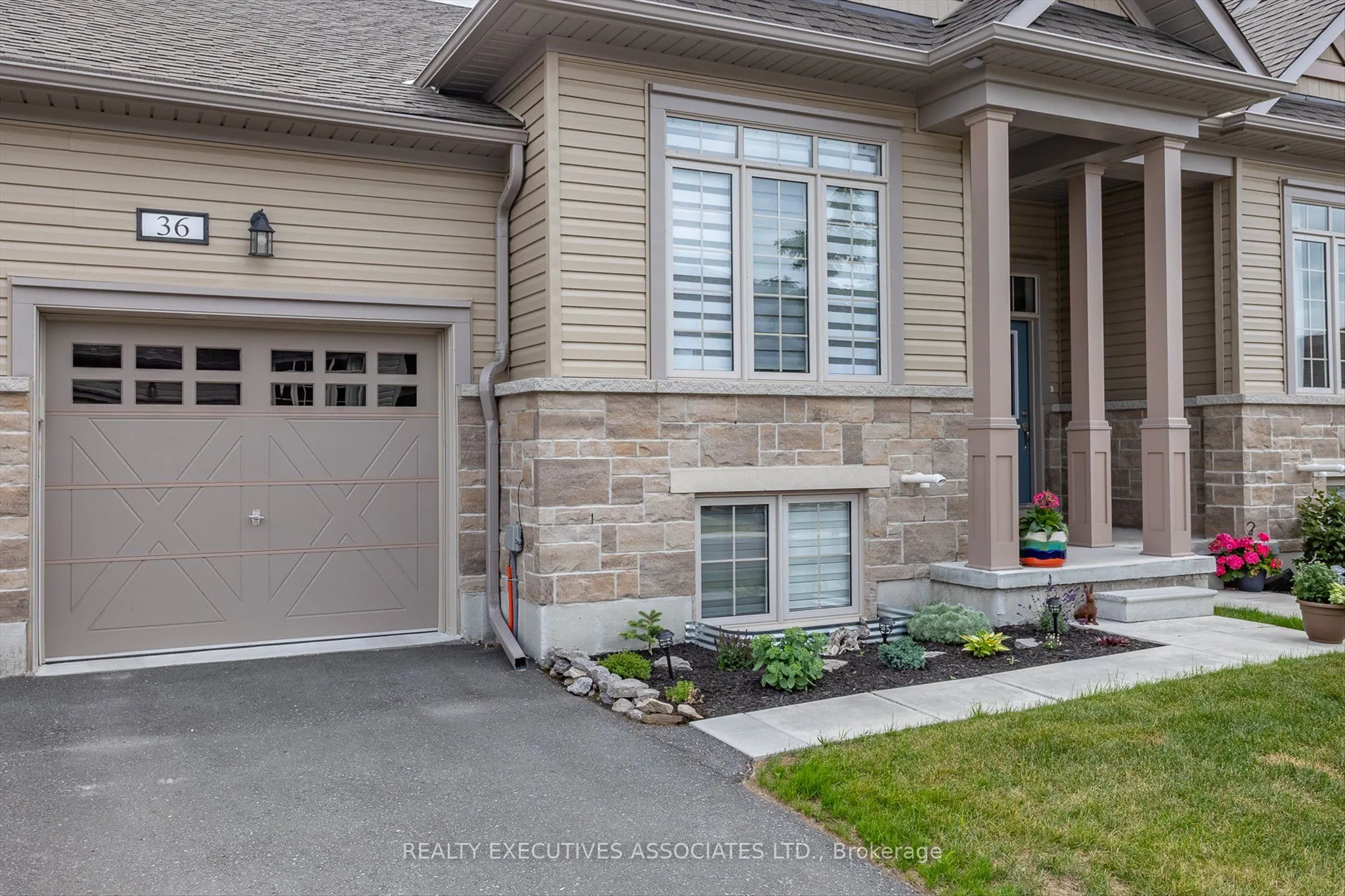 17 Lakewood Crescent, #36