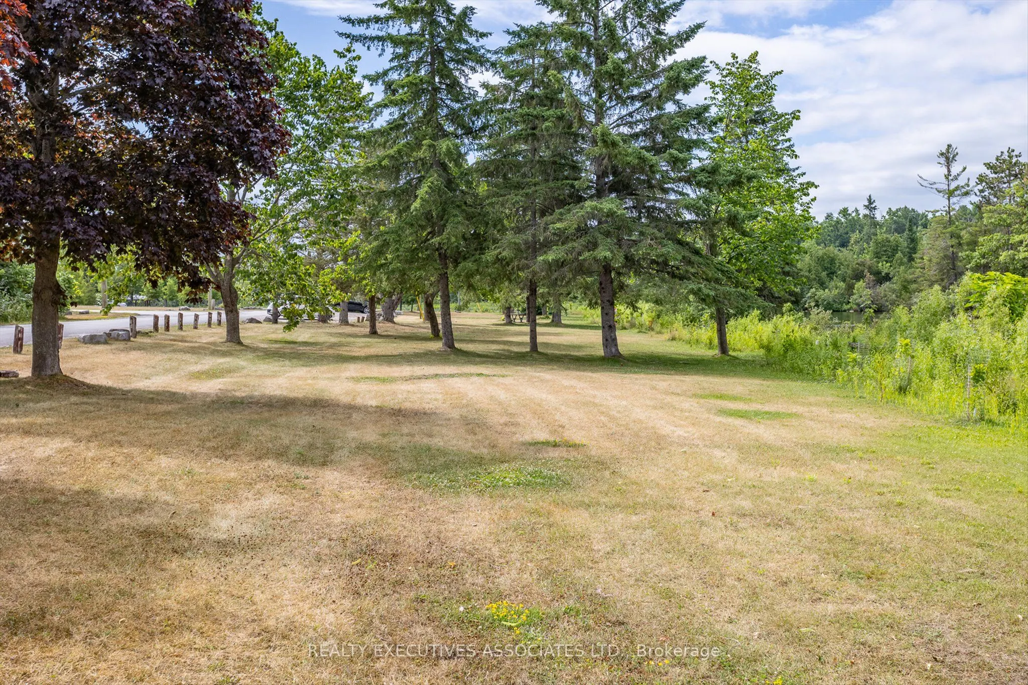 17 Lakewood Crescent, #36