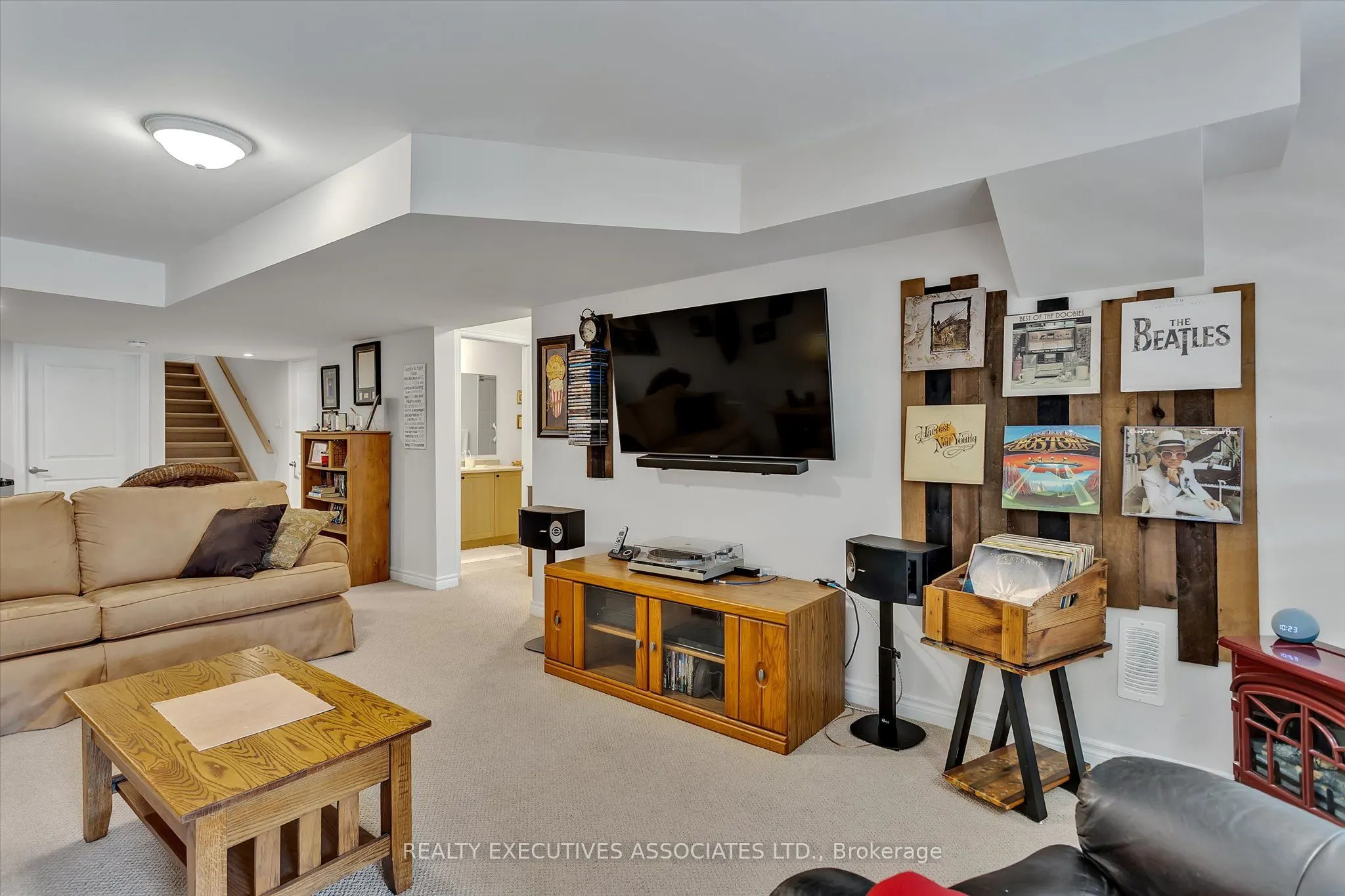 17 Lakewood Crescent, #36