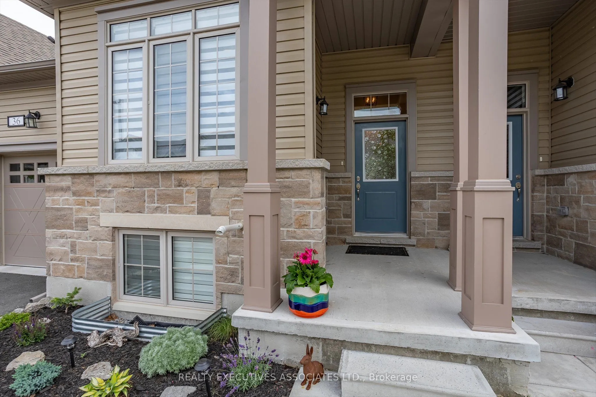 17 Lakewood Crescent, #36