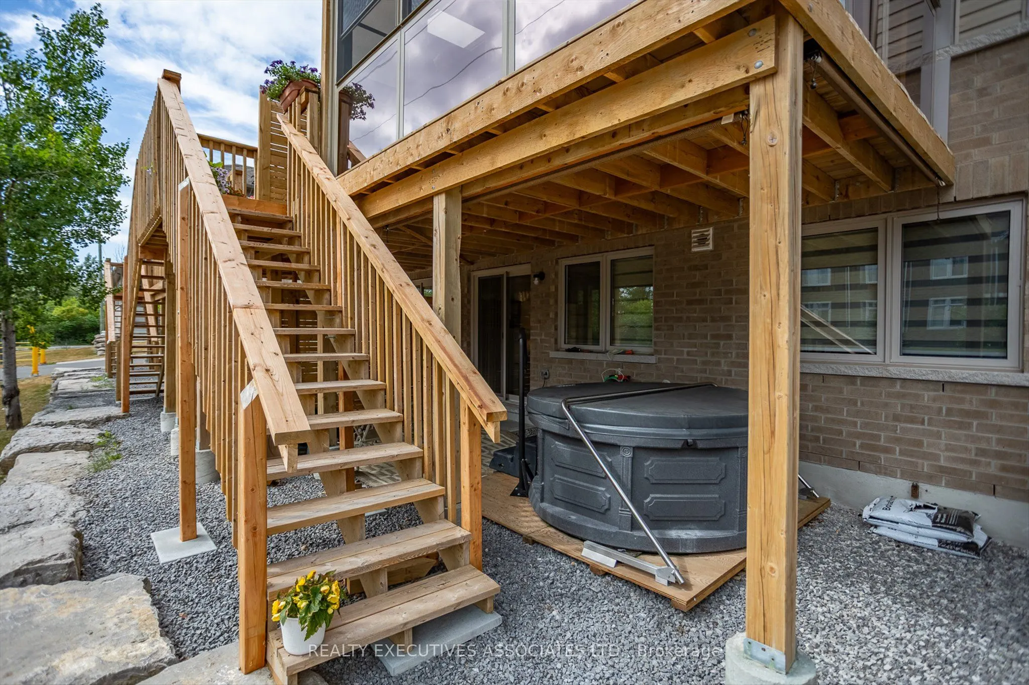 17 Lakewood Crescent, #36