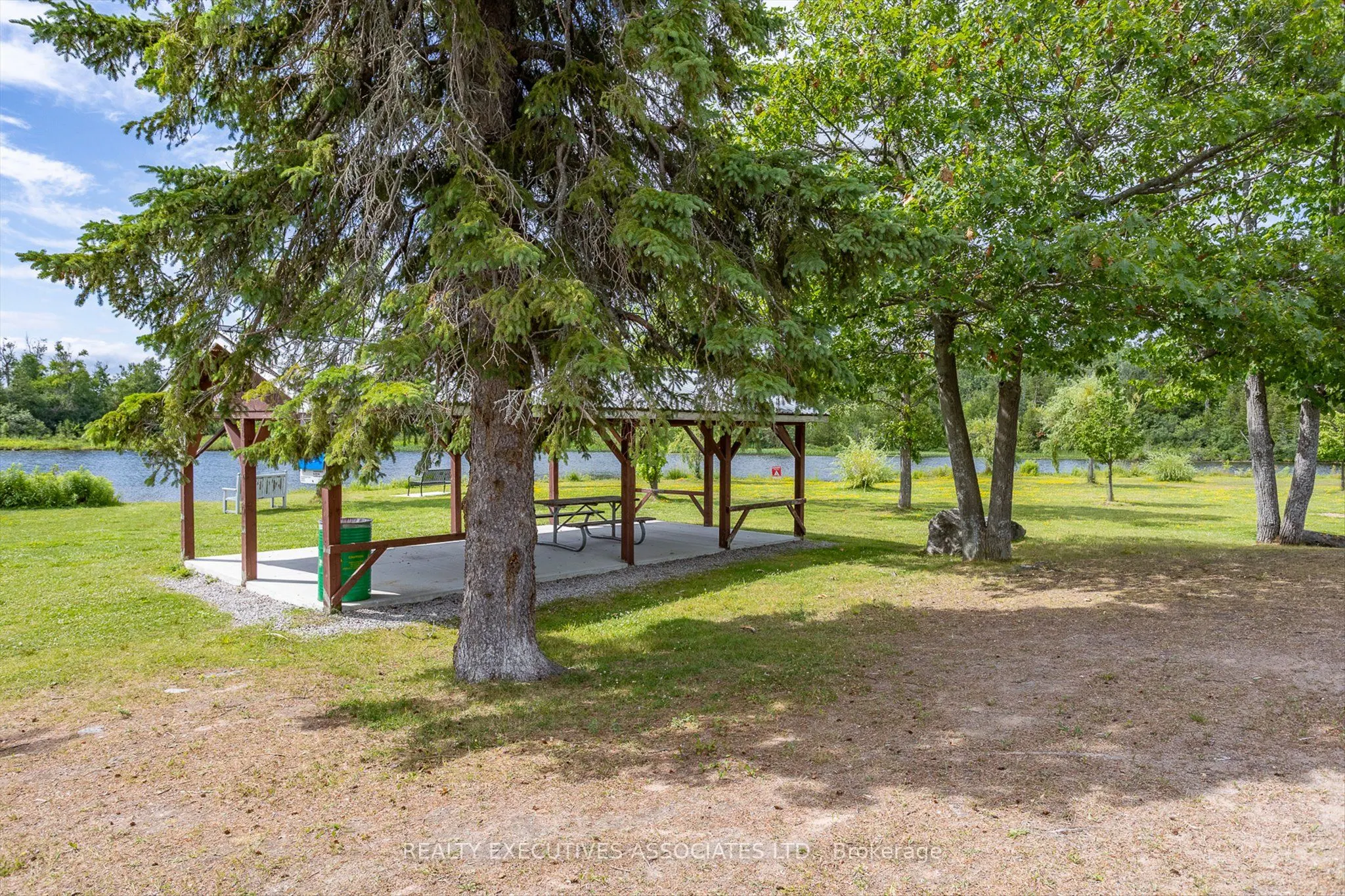 17 Lakewood Crescent, #36