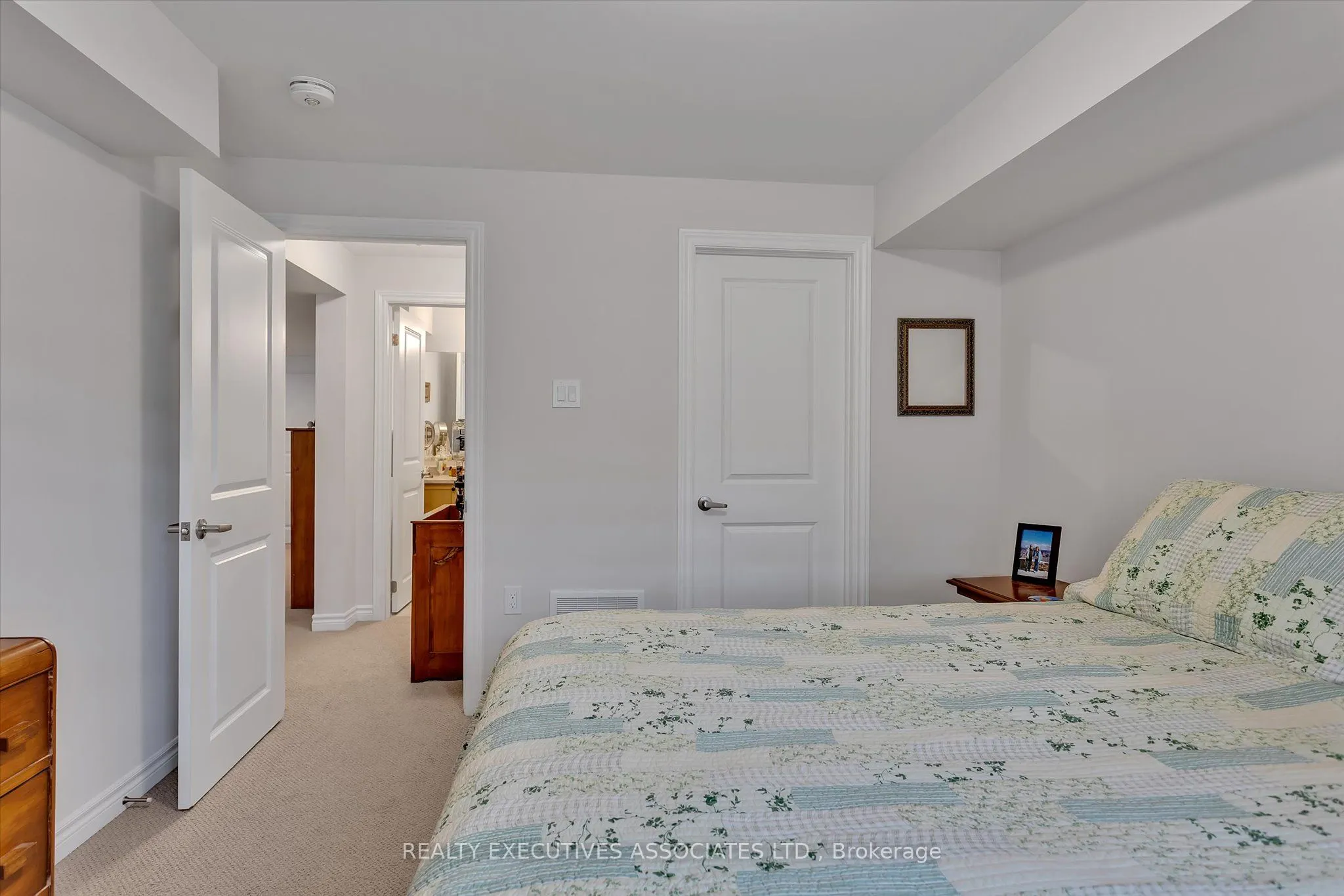17 Lakewood Crescent, #36