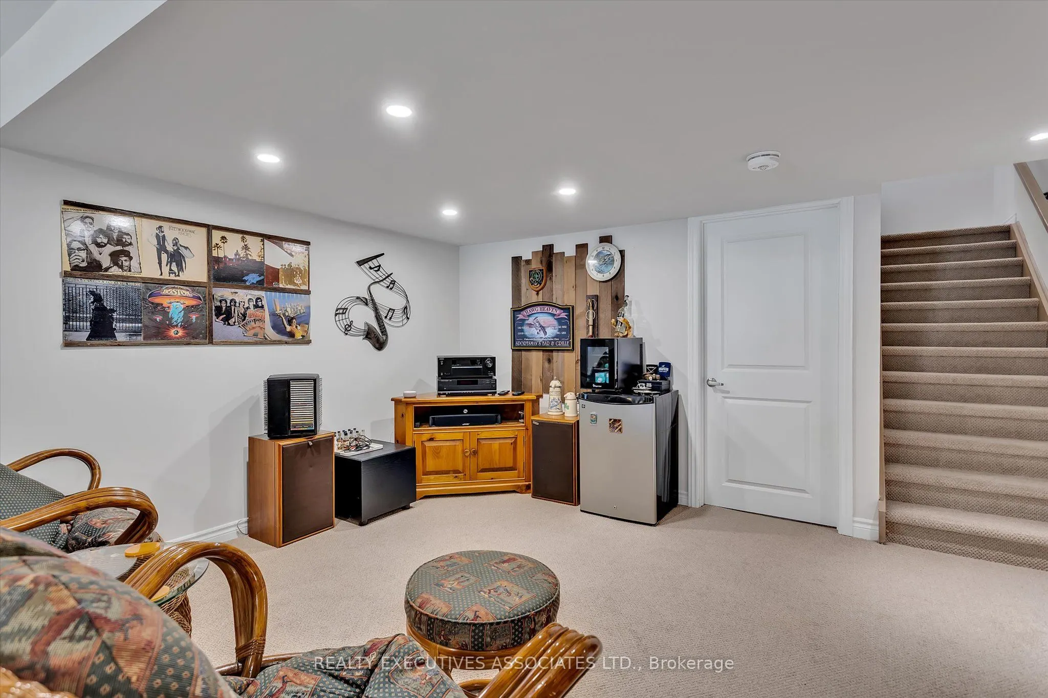 17 Lakewood Crescent, #36