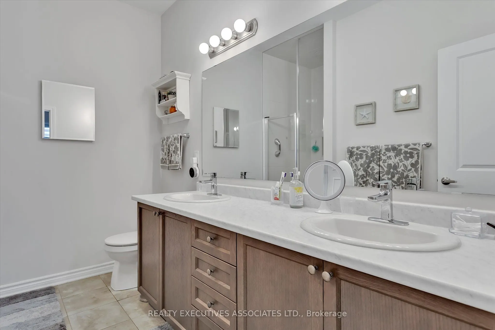 17 Lakewood Crescent, #36