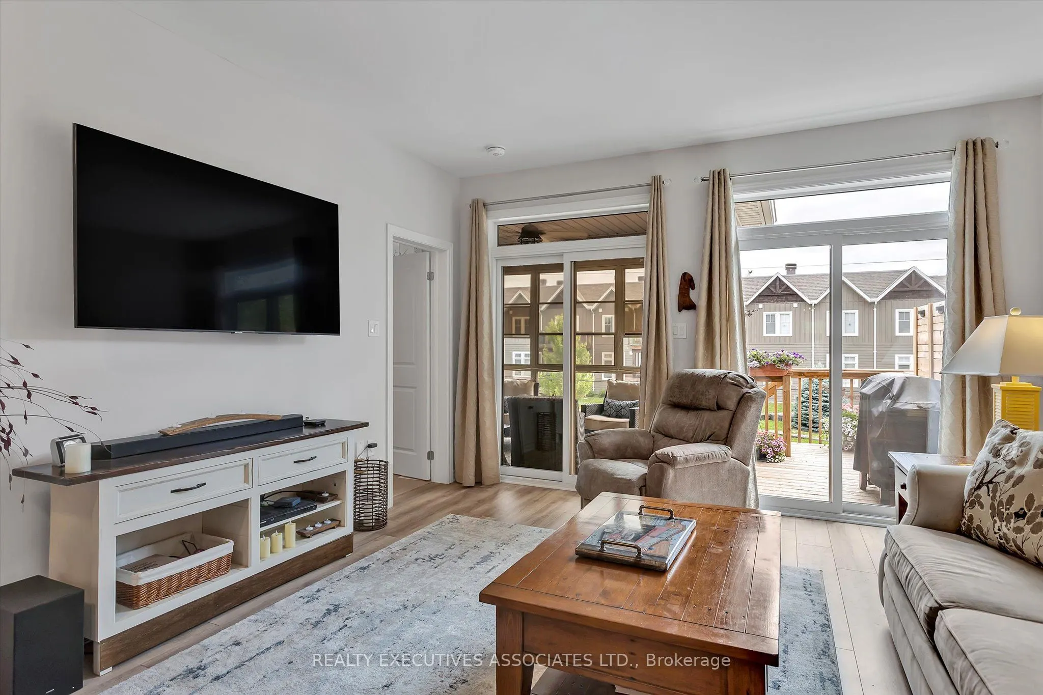 17 Lakewood Crescent, #36